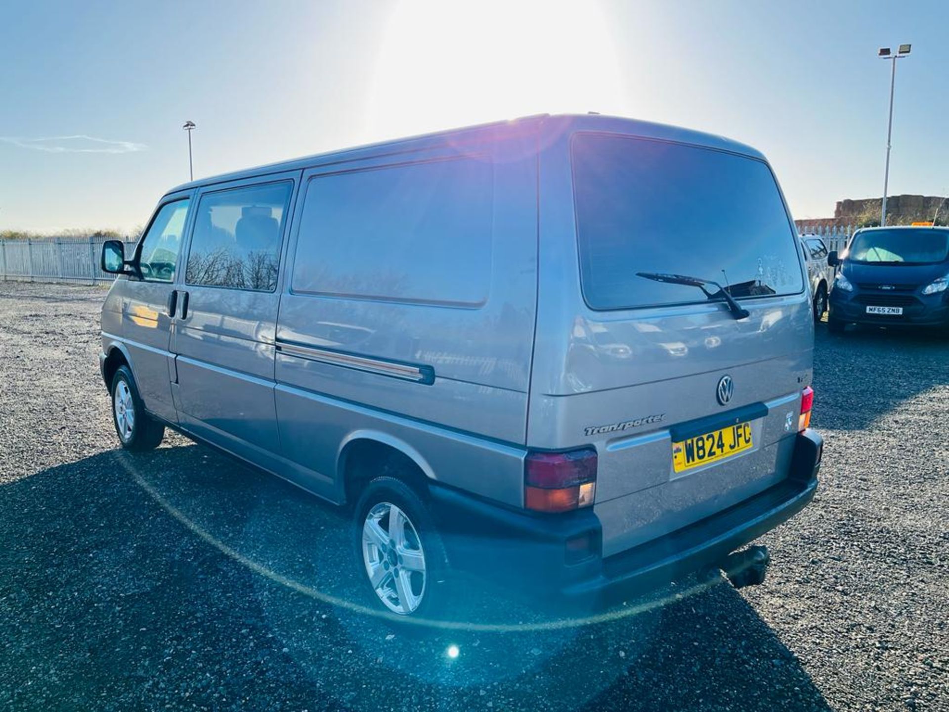 Volkswagen Transporter 2.5 TDI LWB Crew Van 2000 'W Reg' Panel Van - A/C - No Vat - Image 4 of 29