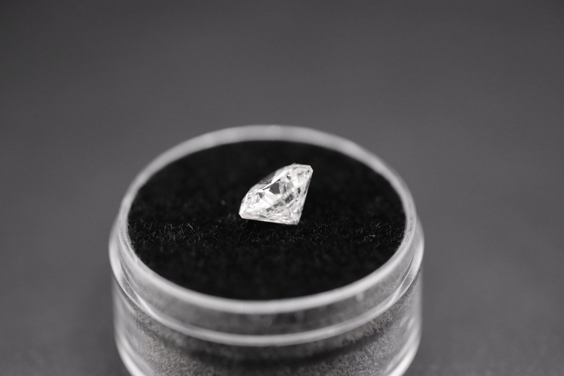 Round Brilliant Cut Natural Diamond 2.01 Carat Colour D Clarity VS1 - DGI Certificate - Image 8 of 24