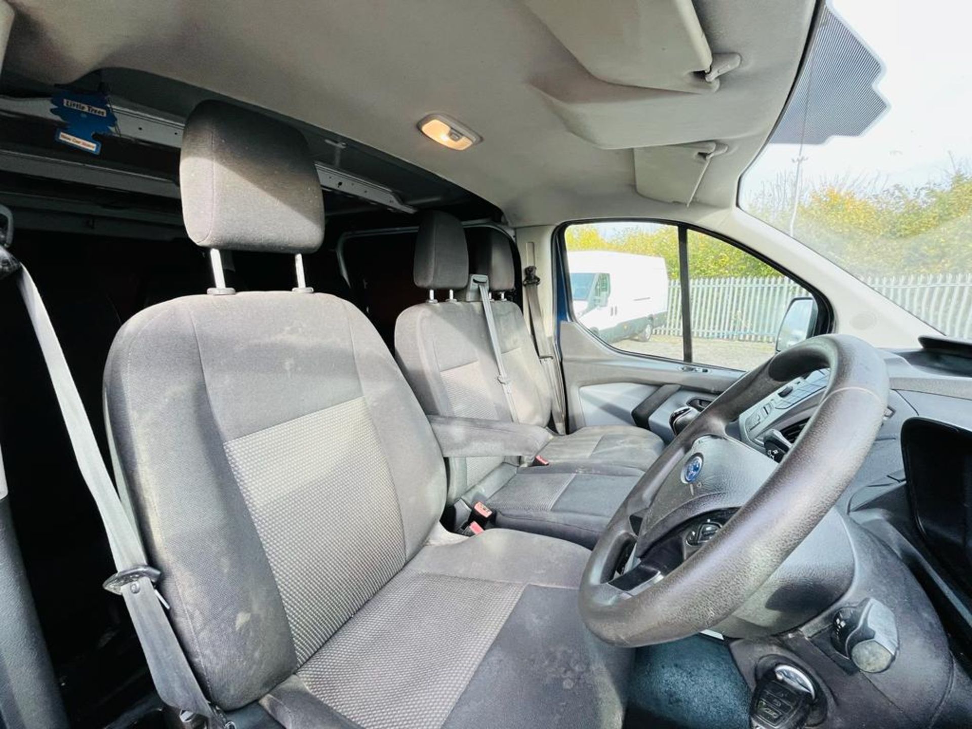 ** ON SALE ** Ford transit Custom 2.2 TDCI Eco Tech 100 270 2015 '65 Reg' - Panel Van - Image 14 of 22