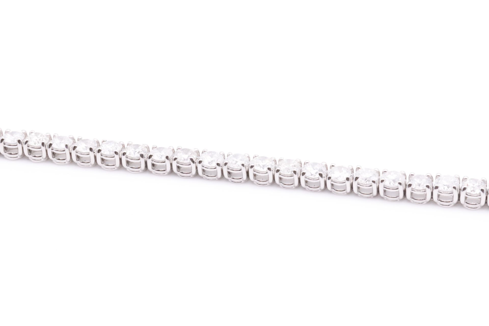 Brand New 9.0 Carat 18ct White Gold Tennis Bracelet set with Round Brilliant Cut Natural Diamonds - Image 8 of 12