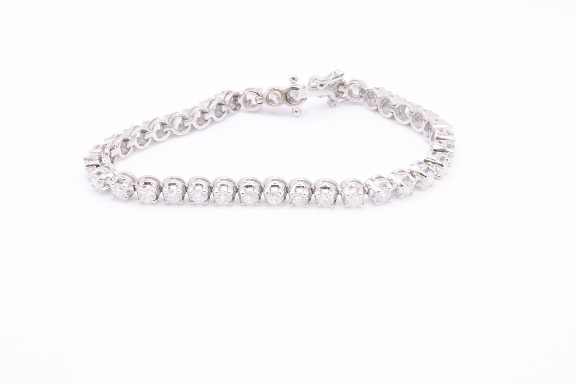 Brand New 7.0 Carat 18ct White Gold Tennis Bracelet set with Round Brilliant Cut Natural Diamonds - Image 5 of 16