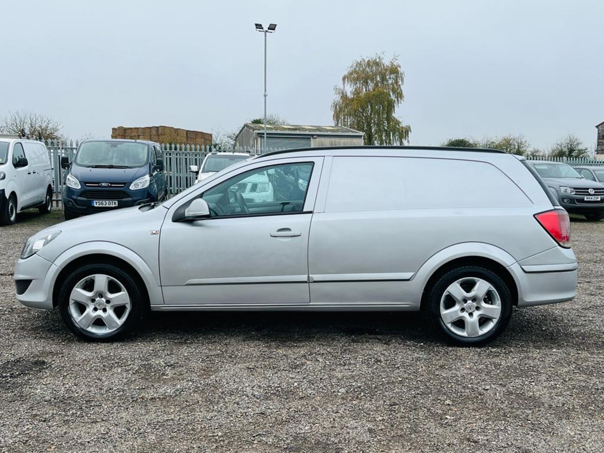 **On Sale** Vauxhall Astra Sportive 1.7 CDTI EcoTec 2011 '11 Reg' - Panel Van - A/C - Image 4 of 25