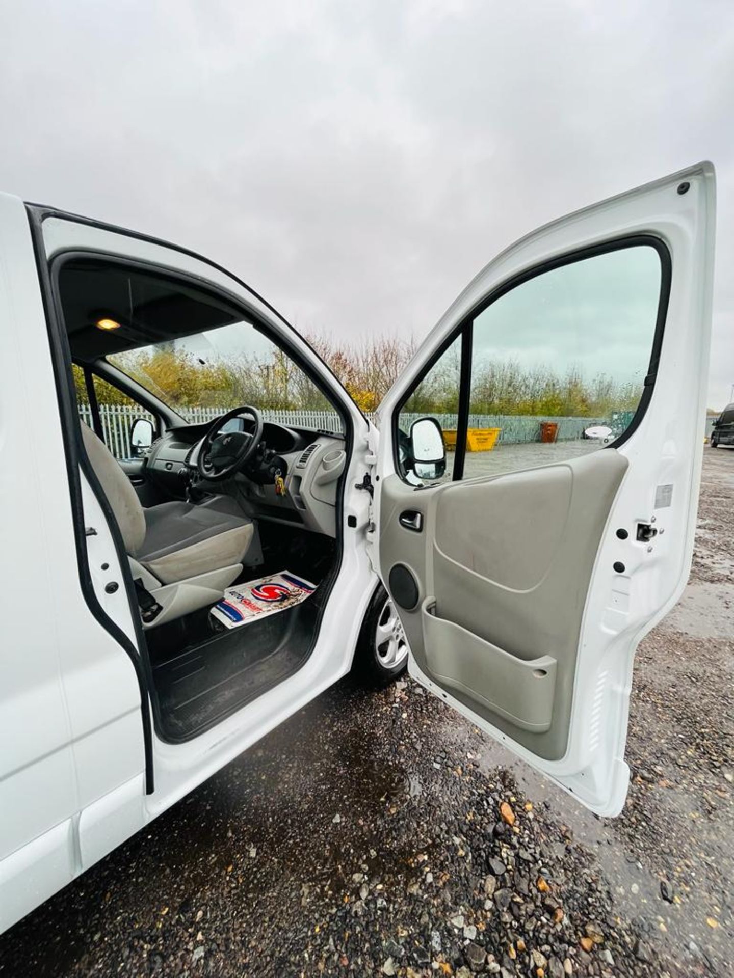 ** ON SALE ** Vauxhall Vivaro 2.0 CDTI 115 Sportive LWB 2012 '12 Reg' Sat Nav - A/C - Panel Van - Image 20 of 25