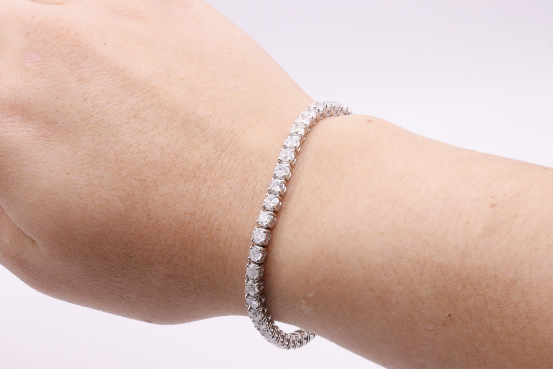 Brand New 9.0 Carat 18ct White Gold Tennis Bracelet set with Round Brilliant Cut Natural Diamonds - Image 11 of 12