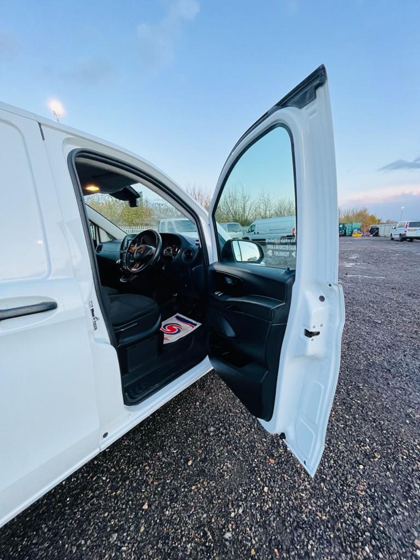 Mercedes Benz Vito 111 1.6 CDI Long wheel Base 2019 '19 Reg' - Sat Nav - ULEZ Compliant - Image 19 of 25