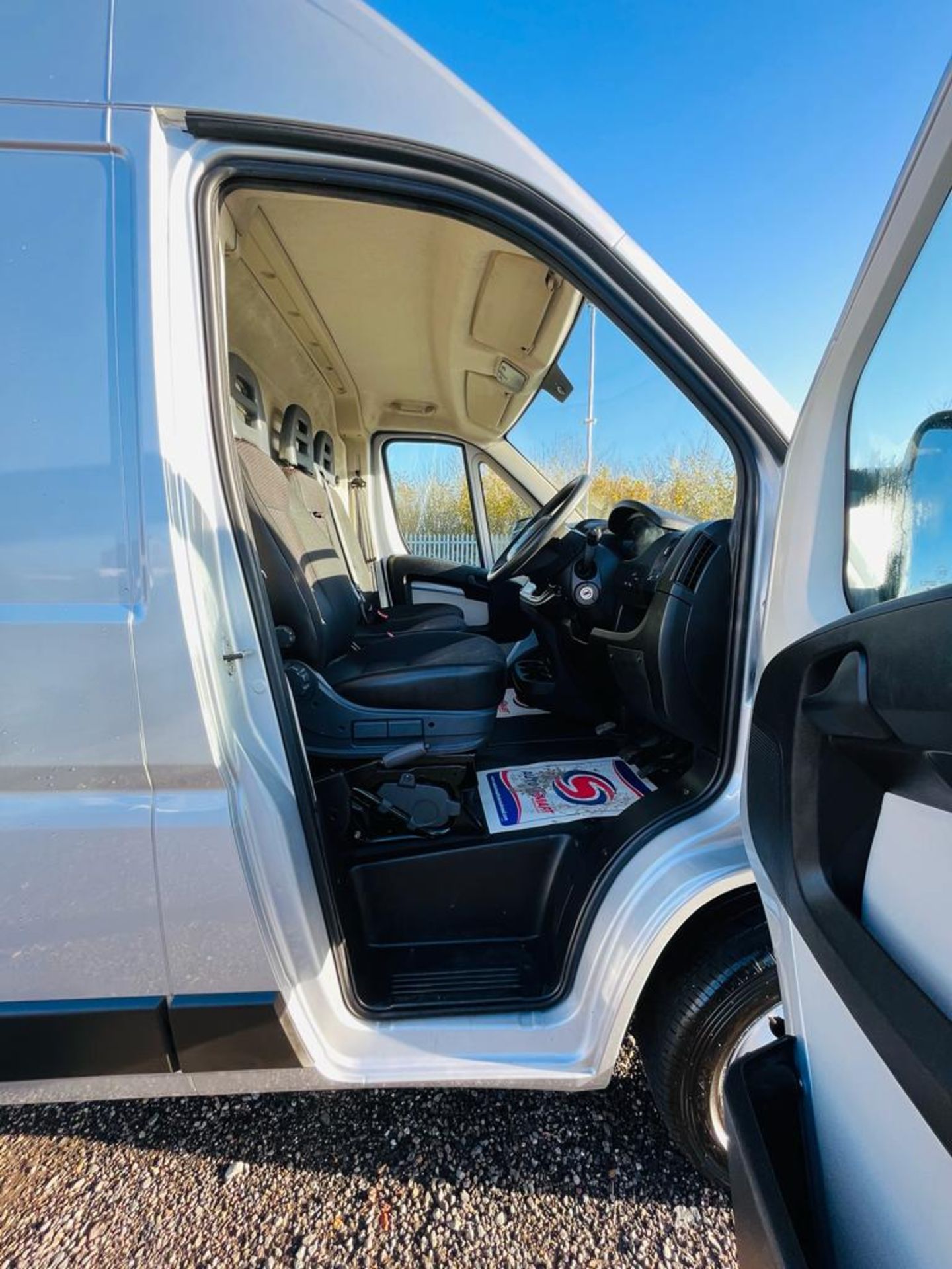 ** ON SALE ** Peugeot Boxer 2.0 BlueHDI 335 130 L3 H2 2018 '68 Reg' - Sat Nav - A/C - ULEZ Compliant - Image 14 of 22