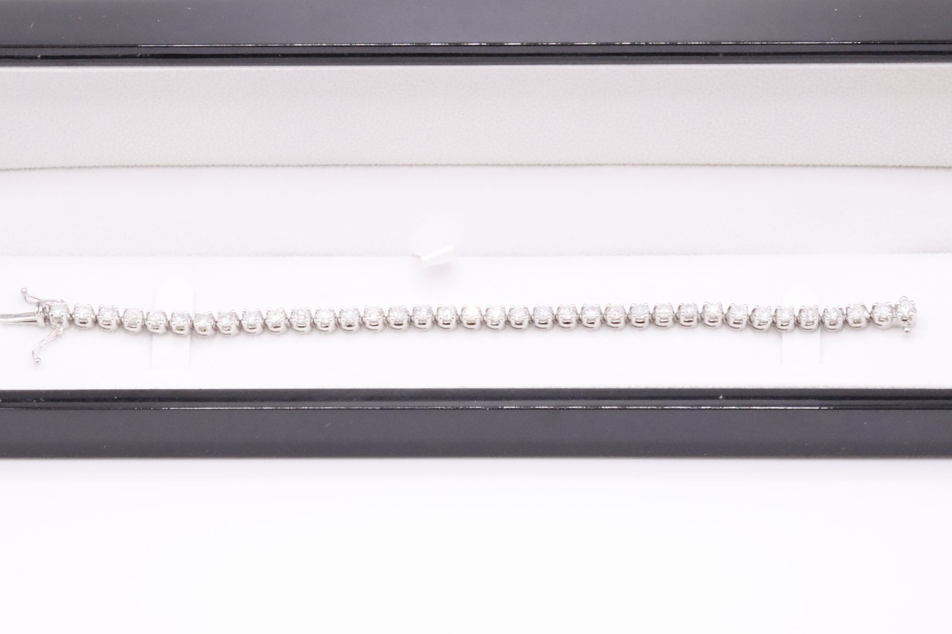 Brand New 7.0 Carat 18ct White Gold Tennis Bracelet set with Round Brilliant Cut Natural Diamonds - Image 16 of 16