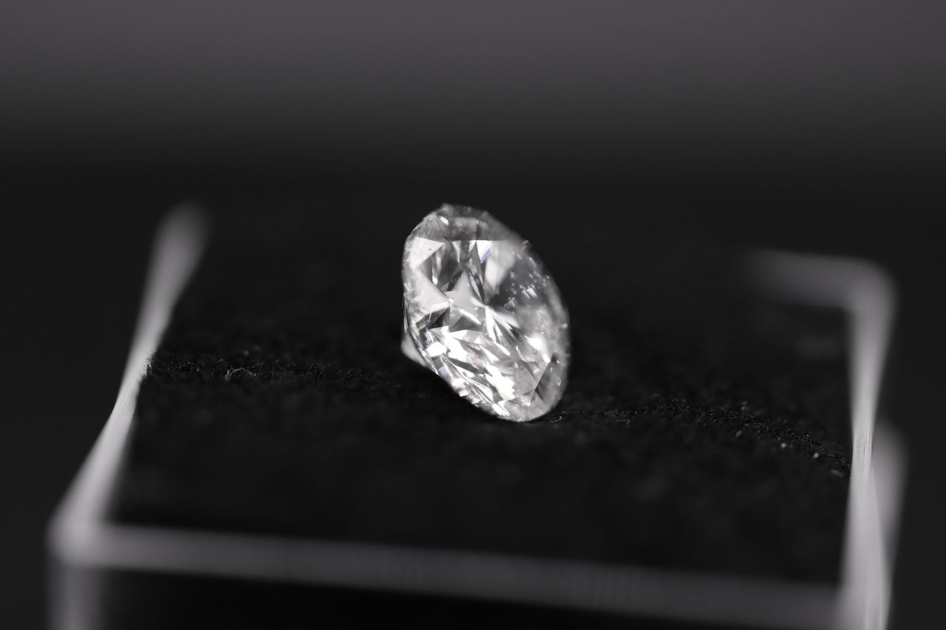 Round Brilliant Cut Natural Diamond 2.03 Carat Colour H Clarity VS1 - EGL Certificate - Image 4 of 12