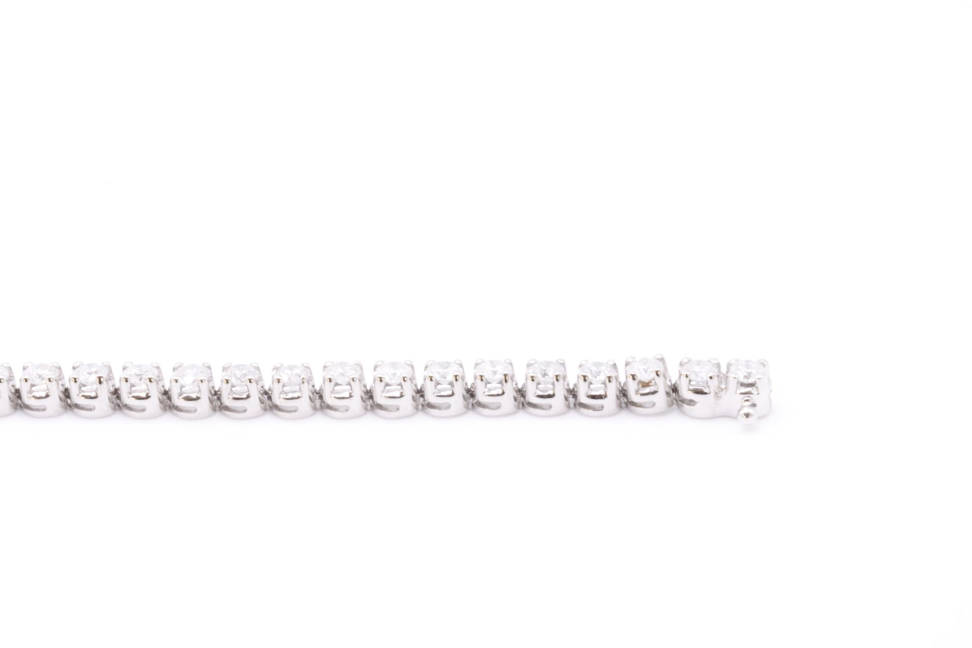 Brand New 7.0 Carat 18ct White Gold Tennis Bracelet set with Round Brilliant Cut Natural Diamonds - Image 4 of 16
