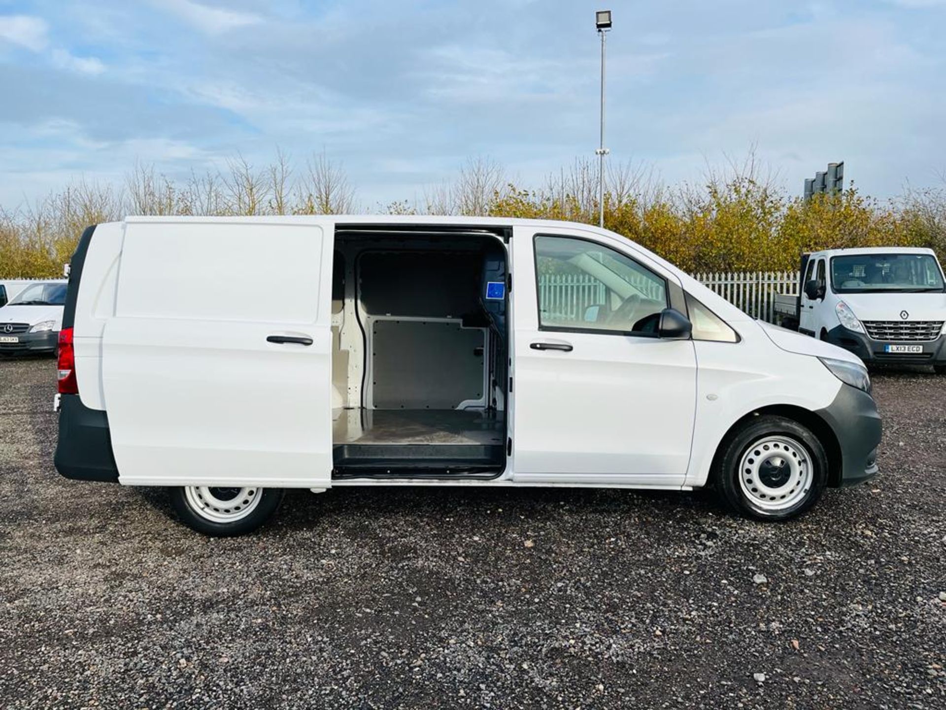 ** ON SALE **Mercedes Benz Vito 111 1.6 CDI Long wheel Base 2019 '19 Reg' - Sat Nav - ULEZ Compliant - Image 7 of 24