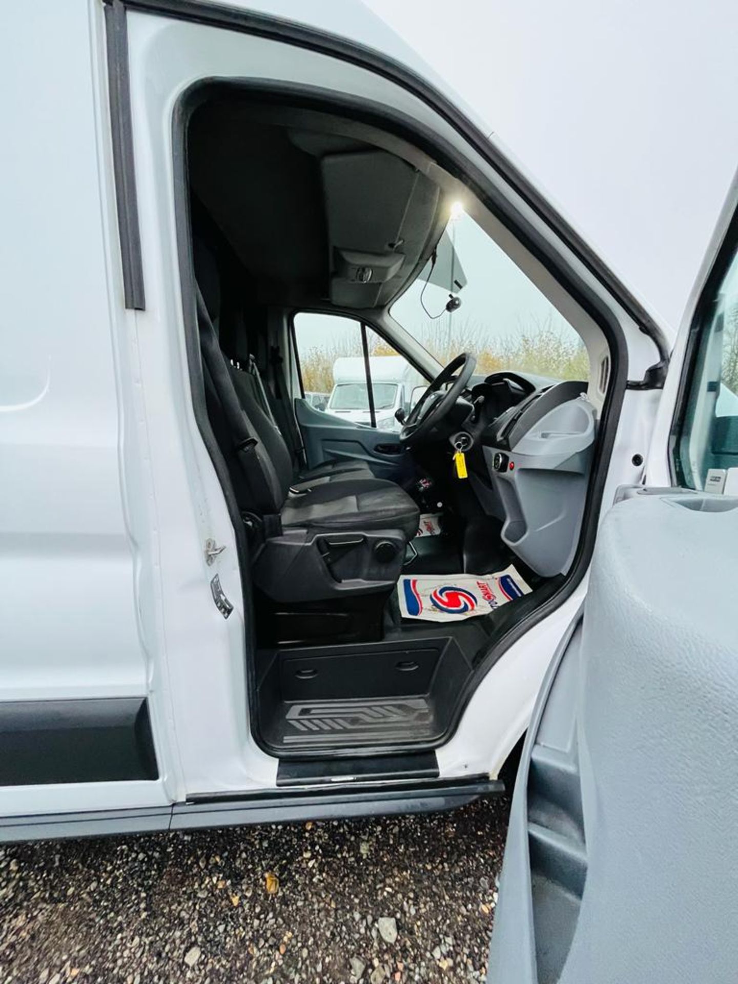 Ford Transit 2.0 TDCI EcoBlue RWD Fridge / Freezer 2017 '17 Reg' - ULEZ Compliant - Image 18 of 26