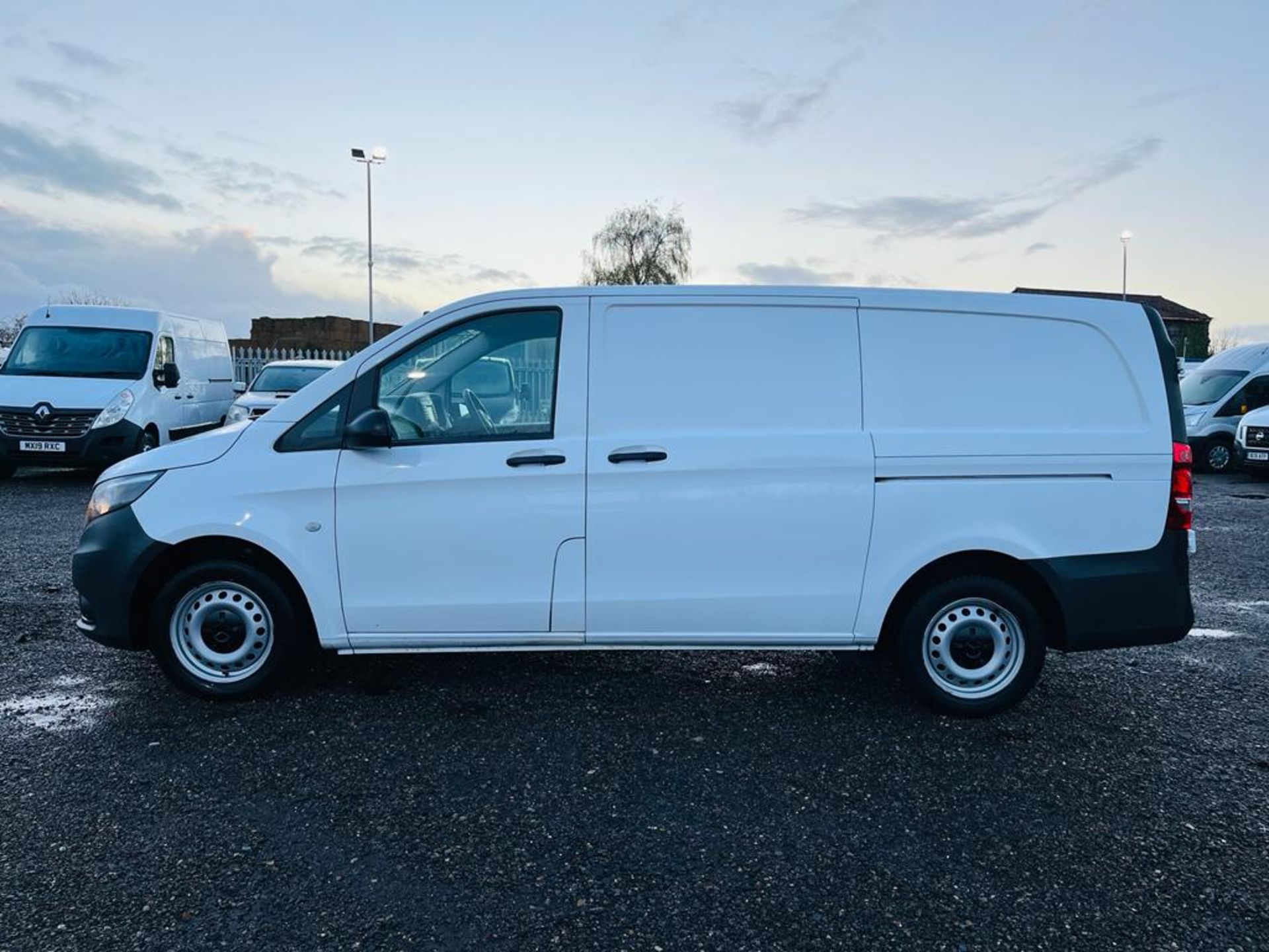 Mercedes Benz Vito 111 1.6 CDI Long wheel Base 2019 '19 Reg' - Sat Nav - ULEZ Compliant - Image 11 of 25