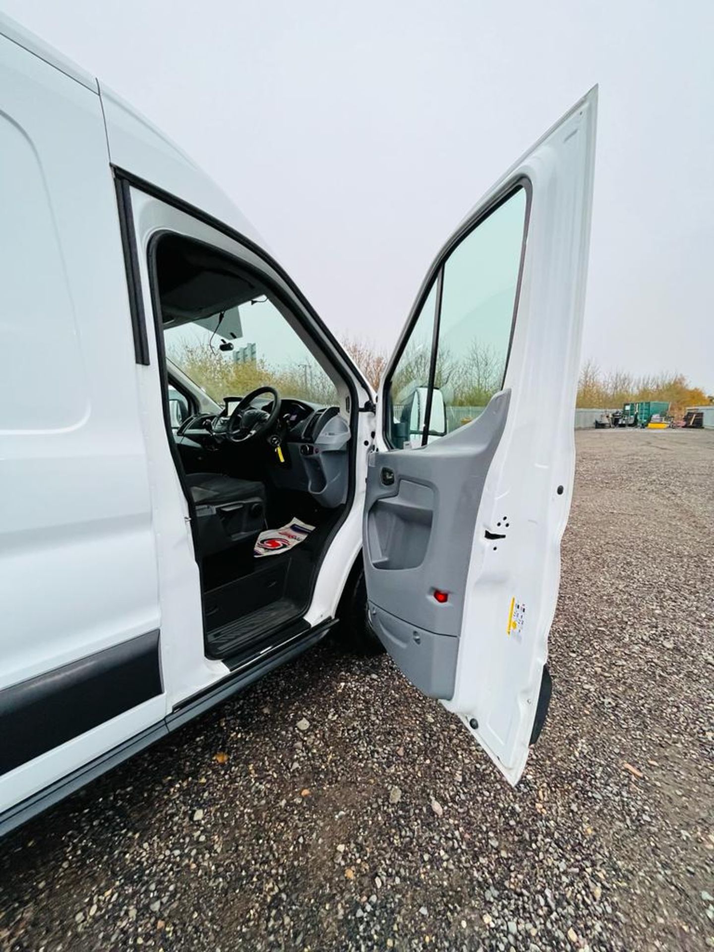 Ford Transit 2.0 TDCI EcoBlue RWD Fridge / Freezer 2017 '17 Reg' - ULEZ Compliant - Image 19 of 26