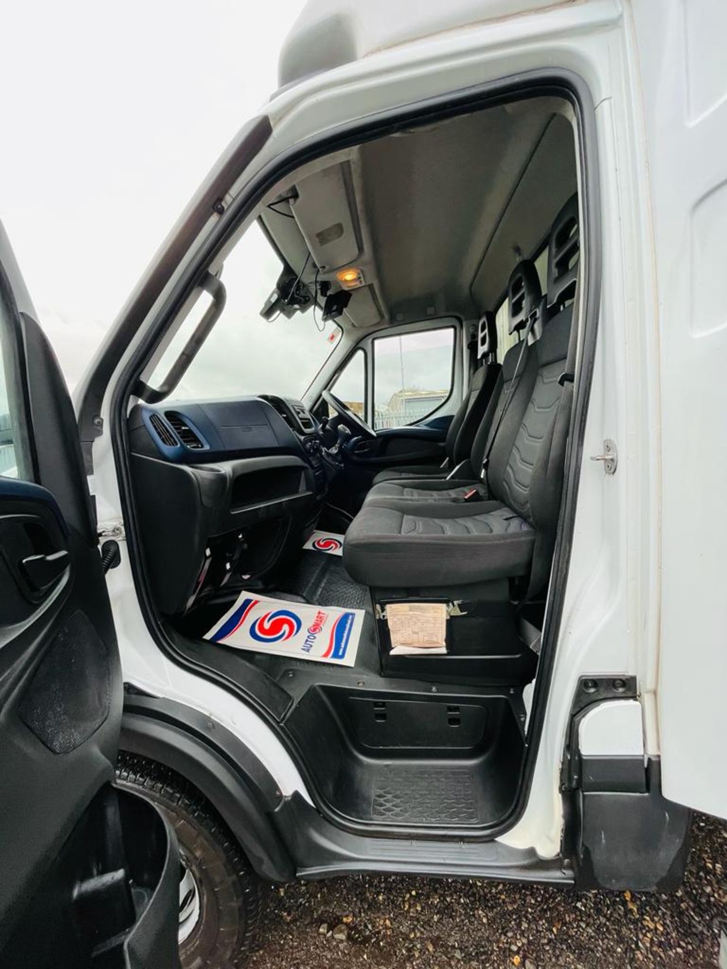 Iveco Daily 3.0 HD GRP BOX L4 70C18 HI-Matic Auto 2018 '68 Reg' - A/C - ULEZ Compliant - Image 13 of 23