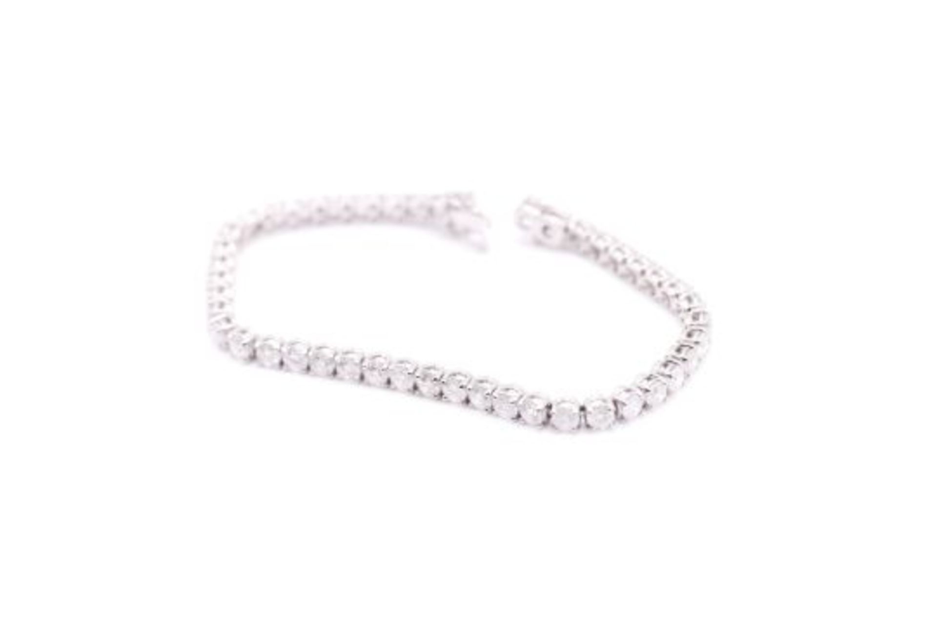 'Brand New' 9.0 Carat 18ct White Gold Tennis Bracelet set with Round Brilliant Cut Natural Diamonds - Image 4 of 7