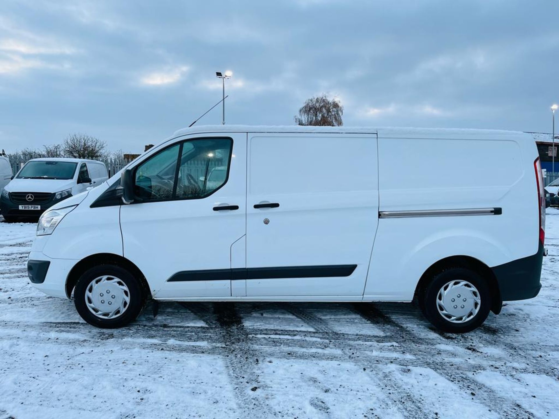 ** ON SALE ** Ford Transit Custom 2.2 TDCI E-Tec Trend 125 LWB H1 2016 '16 Reg' - Panel Van - Image 5 of 24