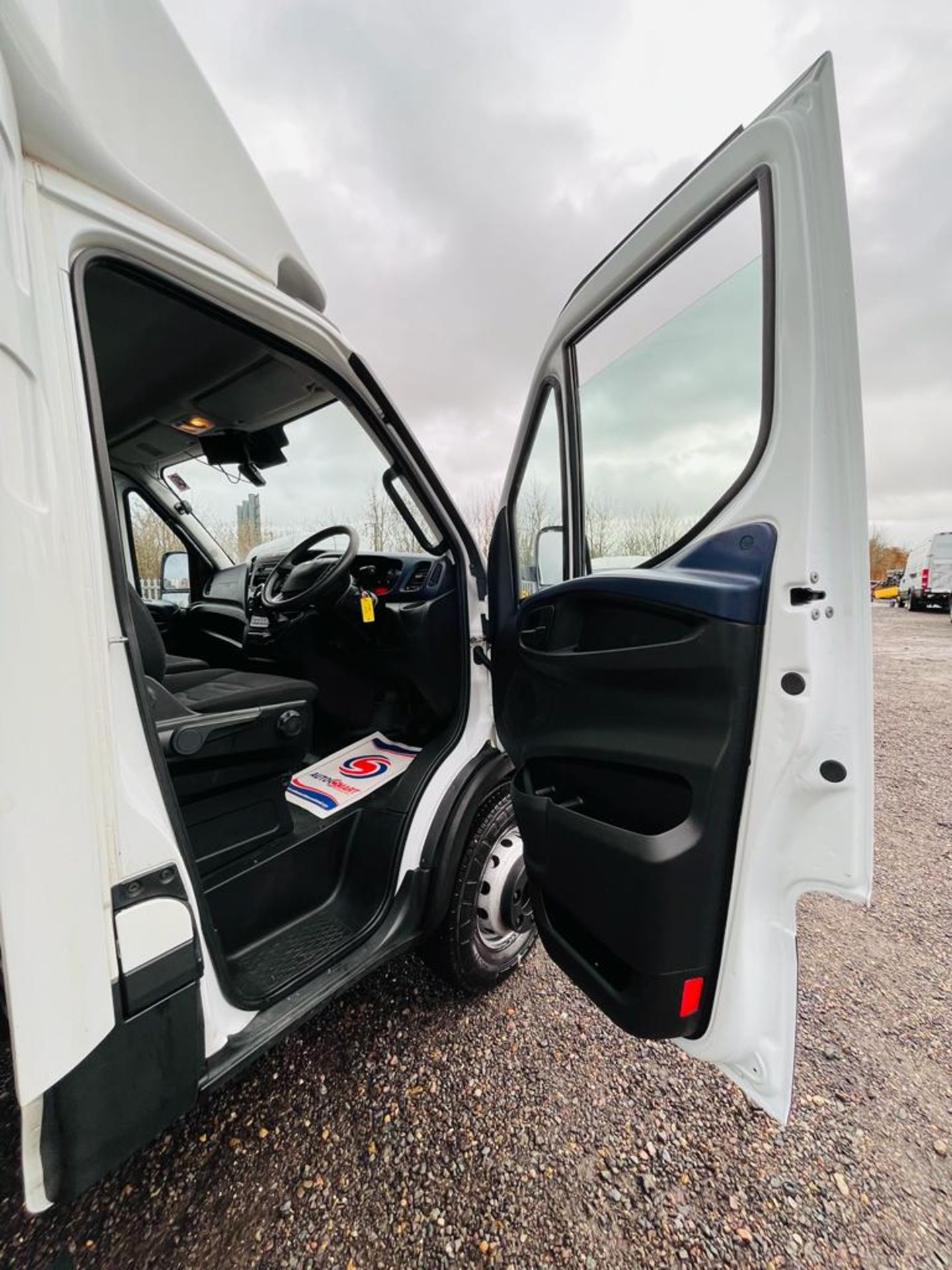 Iveco Daily 3.0 HD GRP BOX L4 70C18 HI-Matic Auto 2018 '68 Reg' - A/C - ULEZ Compliant - Image 14 of 23