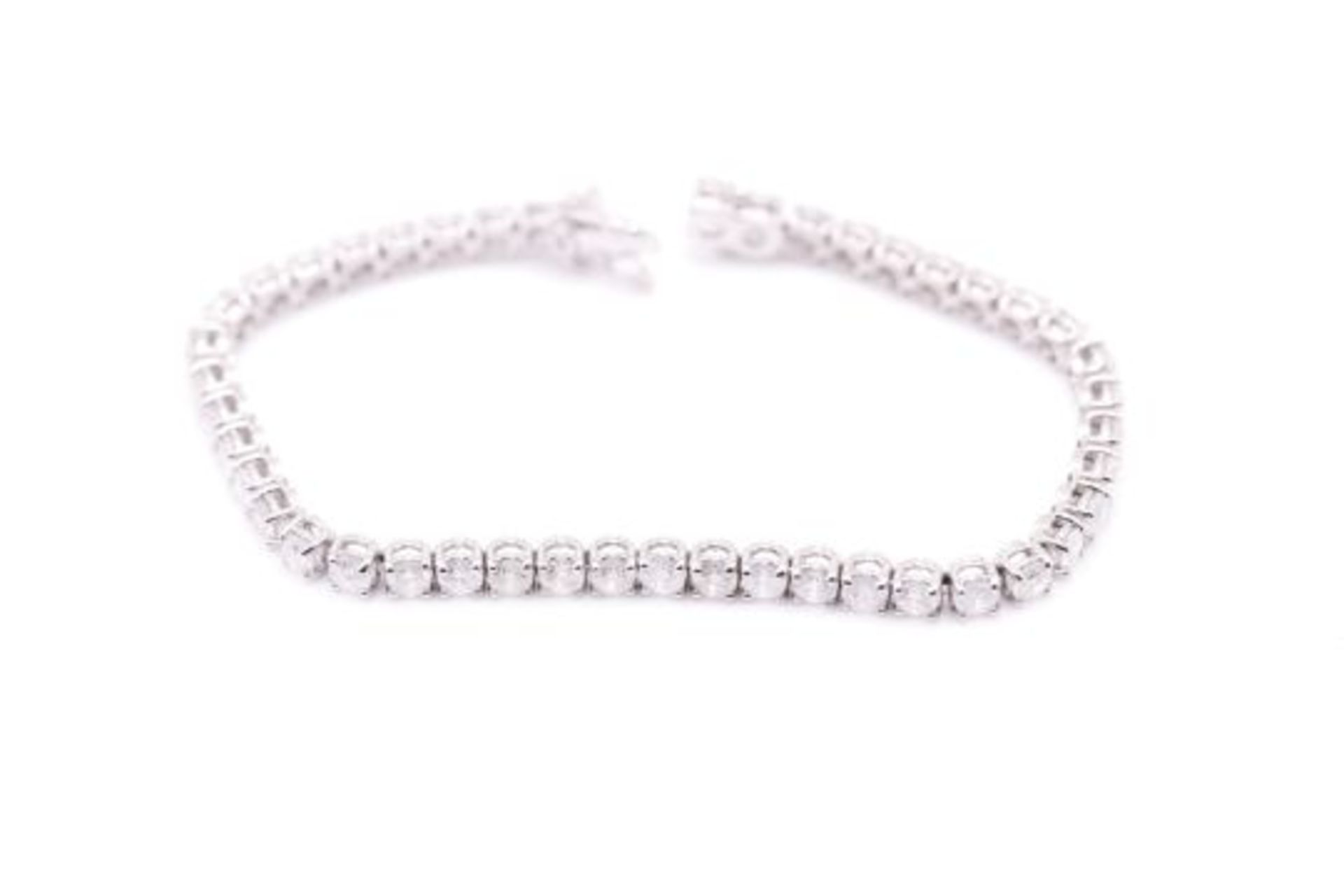 **ON SALE** 'Brand New' 9.0 Carat 18ct White Gold Tennis Bracelet set with Round Brilliant Cut - Image 5 of 7
