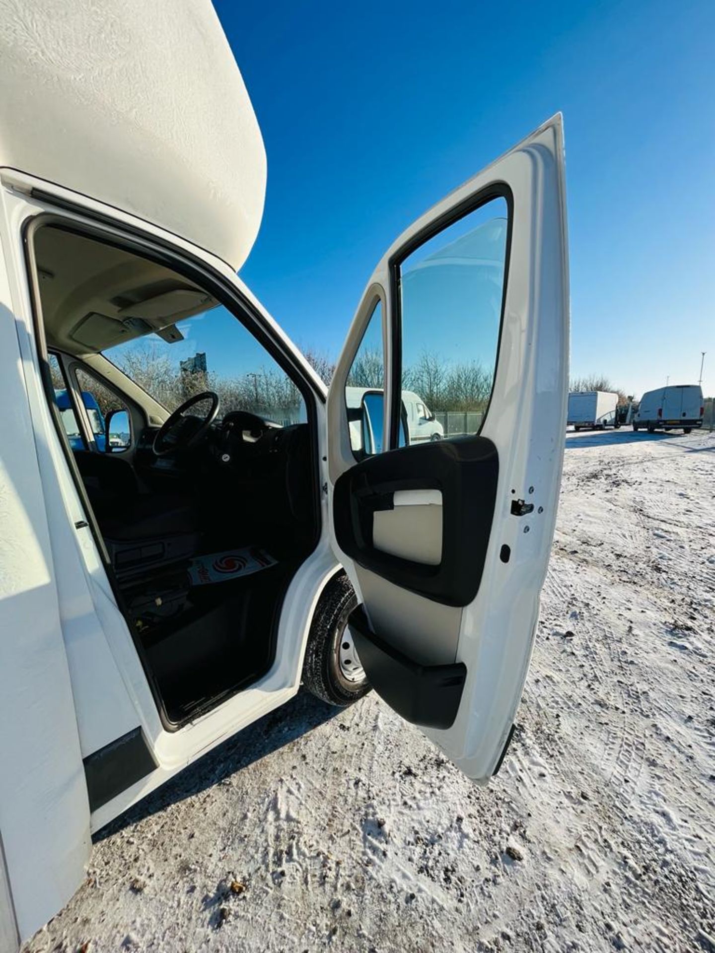 ** ON SALE ** Peugeot Boxer 2.2 HDI 335 Professional L3 Low Loader Luton 2015 '65 Reg' Sat Nav - A/C - Image 18 of 23