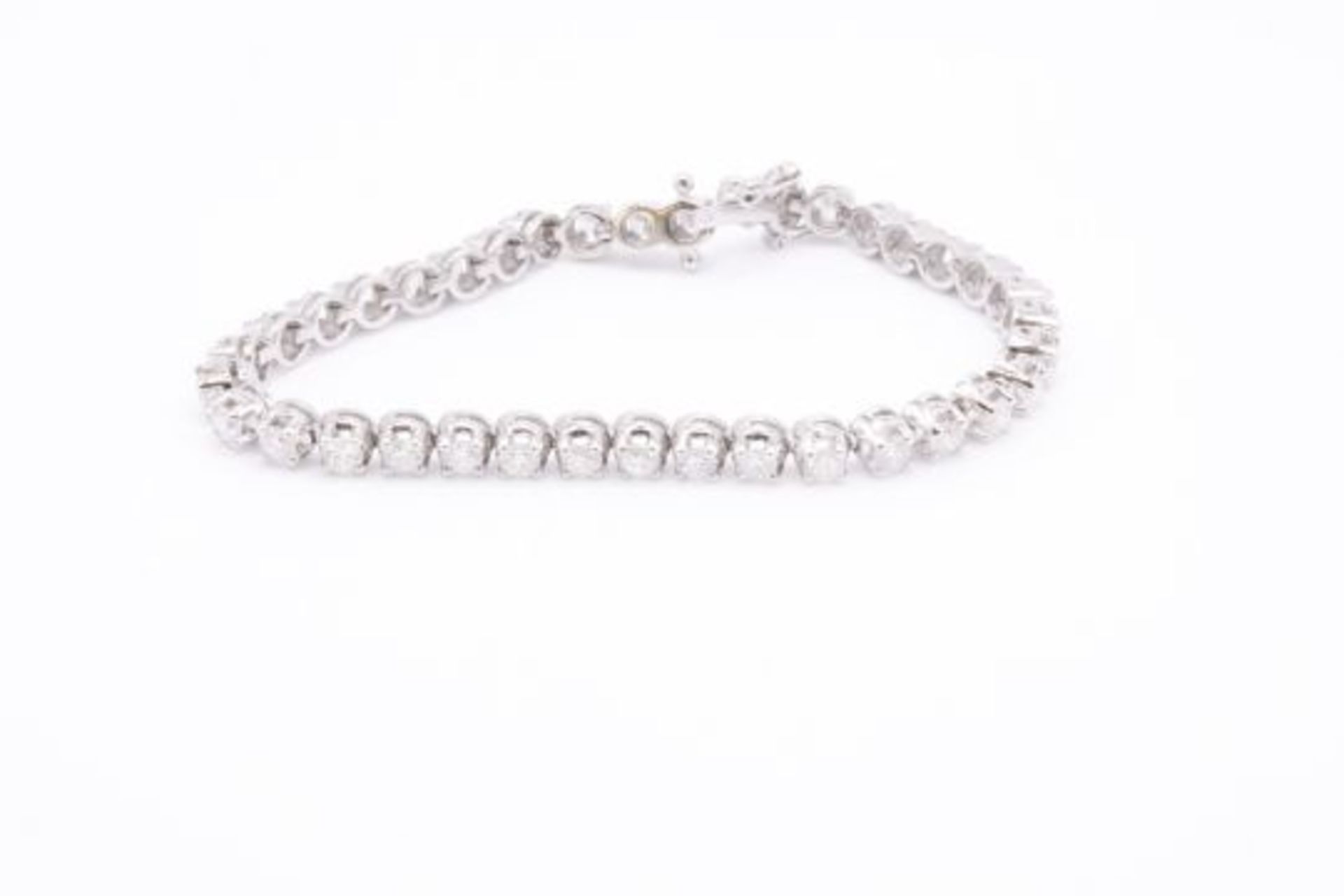 'Brand New' 7.0 Carat 18ct White Gold Tennis Bracelet set with Round Brilliant Cut Natural Diamonds - Image 5 of 7