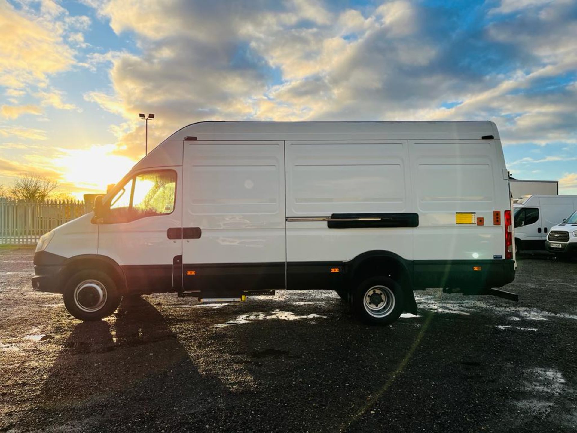 Iveco Daily 70C17 3.0 HD TRW L3 H3 2014 '64 Reg' Tail Lift - ULEZ Compliant - Twin Rear Axle - Image 12 of 28