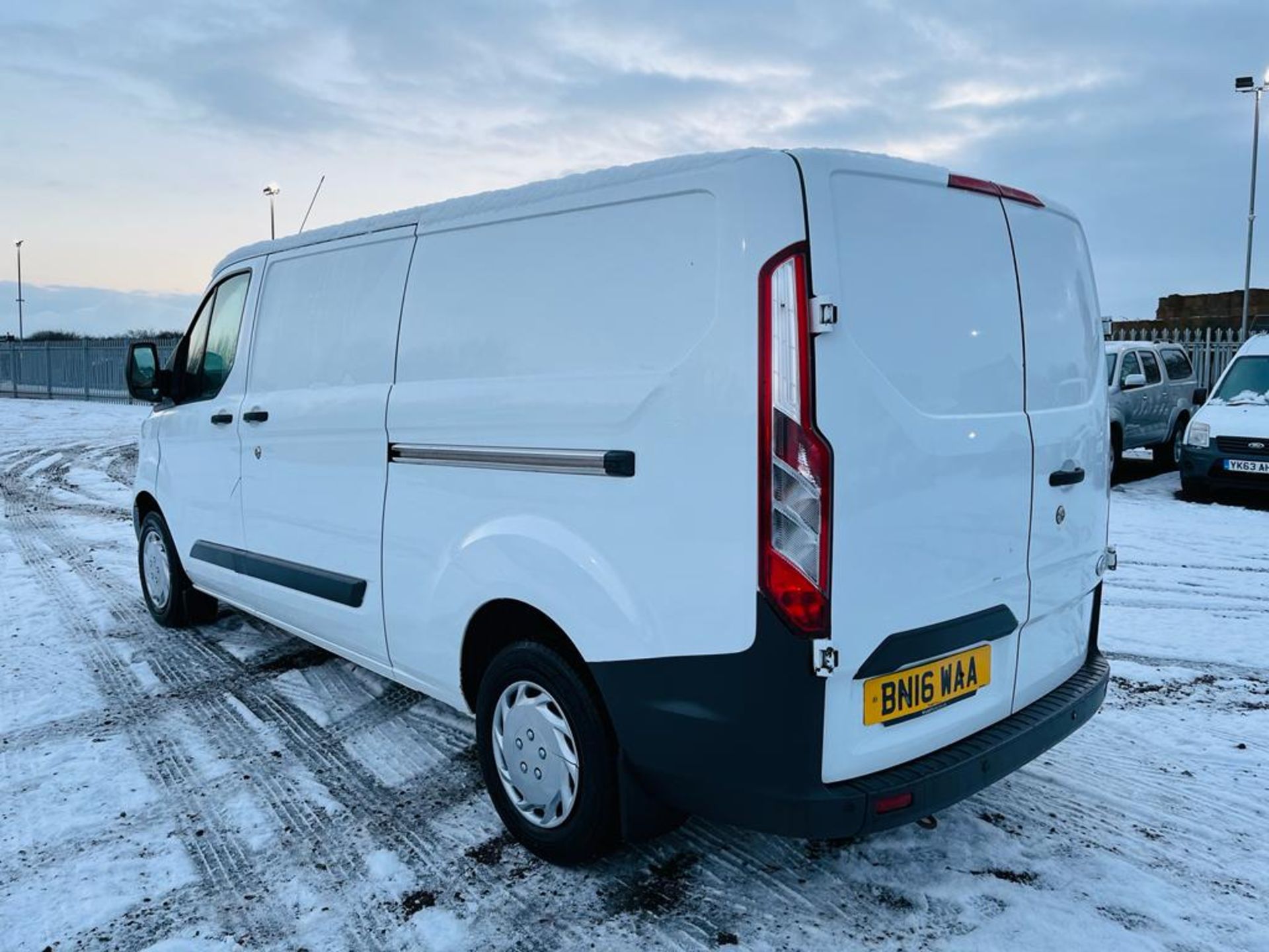 ** ON SALE ** Ford Transit Custom 2.2 TDCI E-Tec Trend 125 LWB H1 2016 '16 Reg' - Panel Van - Image 8 of 24