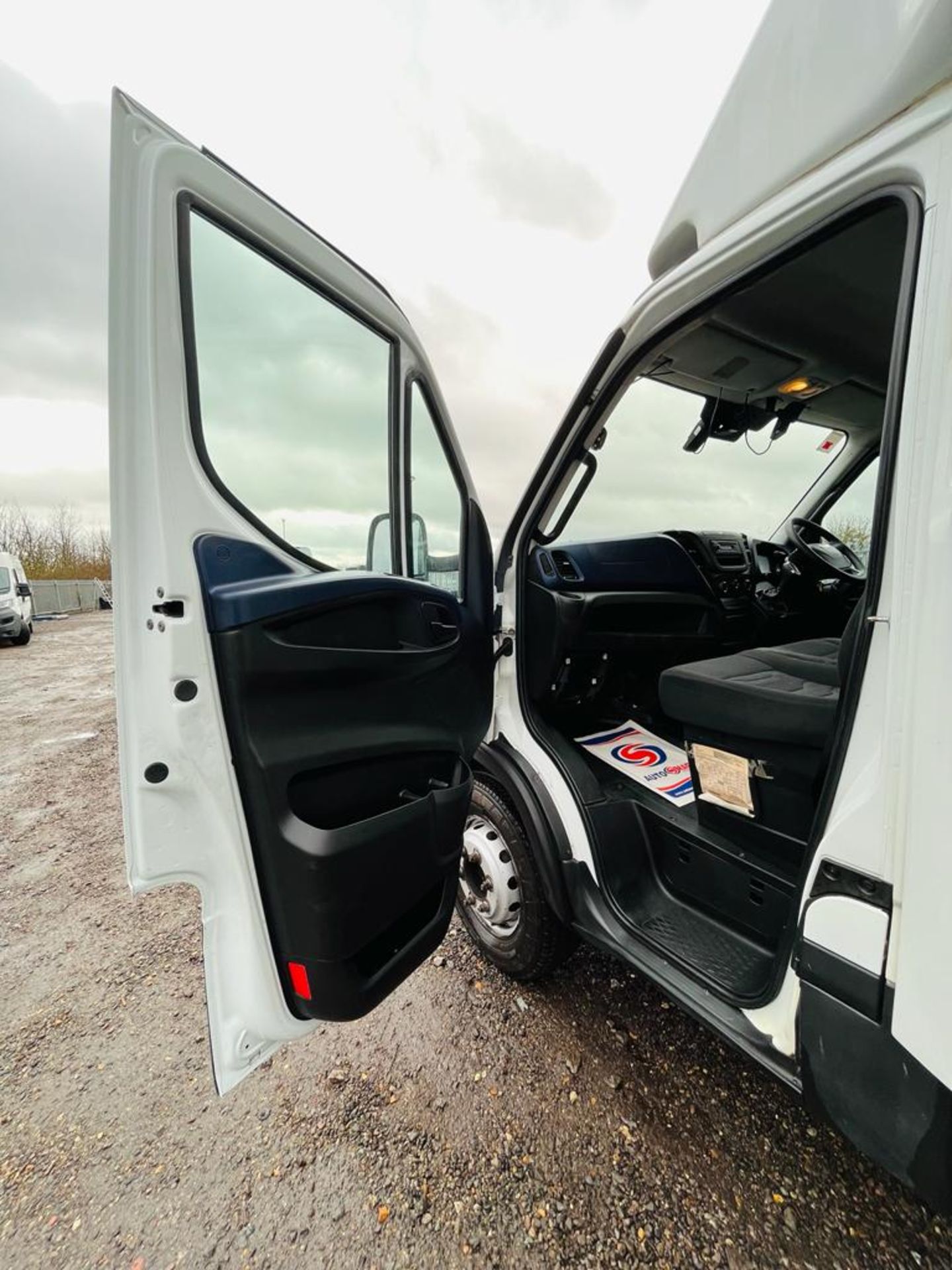 Iveco Daily 3.0 HD GRP BOX L4 70C18 HI-Matic Auto 2018 '68 Reg' - A/C - ULEZ Compliant - Image 18 of 23