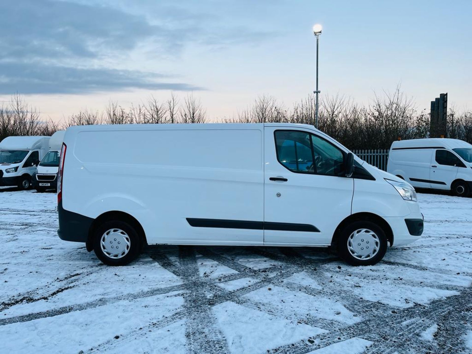 ** ON SALE ** Ford Transit Custom 2.2 TDCI E-Tec Trend 125 LWB H1 2016 '16 Reg' - Panel Van - Image 6 of 24