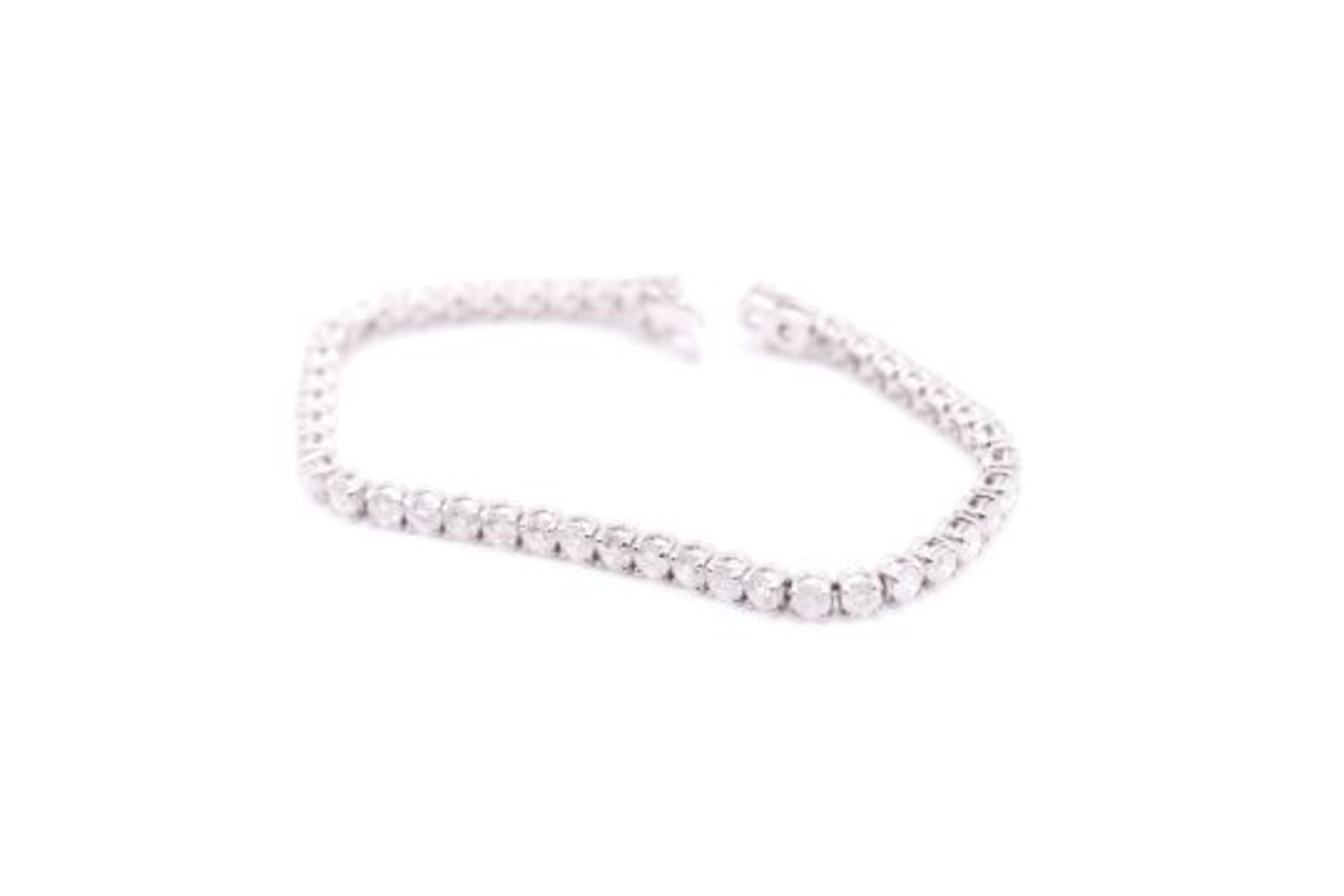 **ON SALE** 'Brand New' 9.0 Carat 18ct White Gold Tennis Bracelet set with Round Brilliant Cut - Image 3 of 7