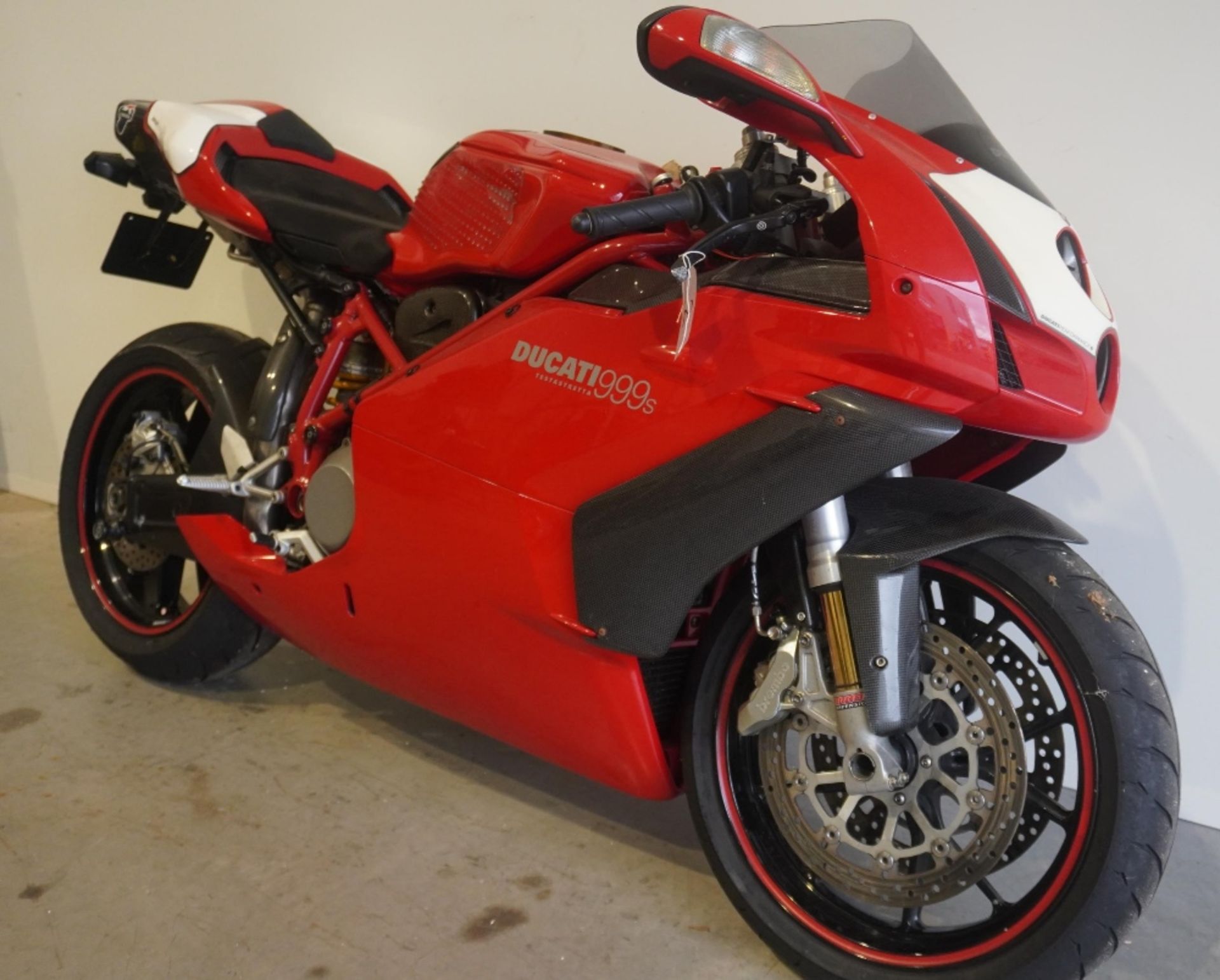 Ducati 999s motorcycle. 2005. 998cc. Runs but needs new battery. Comes with folder of history and - Image 2 of 6