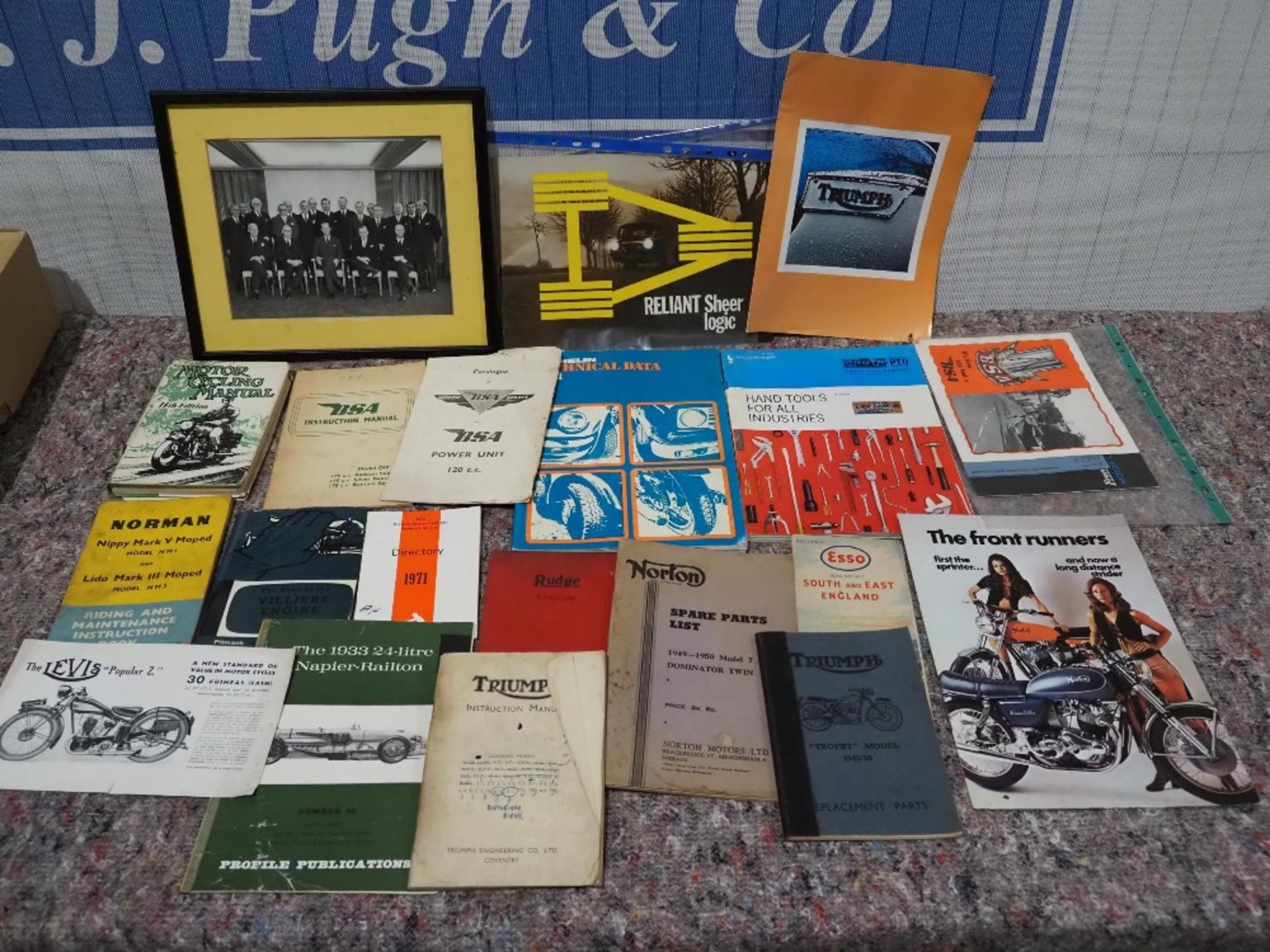 Box of assorted car and motorcycle literature to include Norton, BSA and Triumph