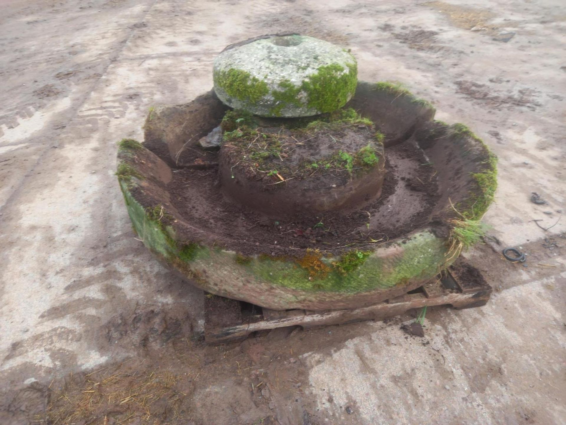 Stone cider mill 1800mm diameter - Image 3 of 3