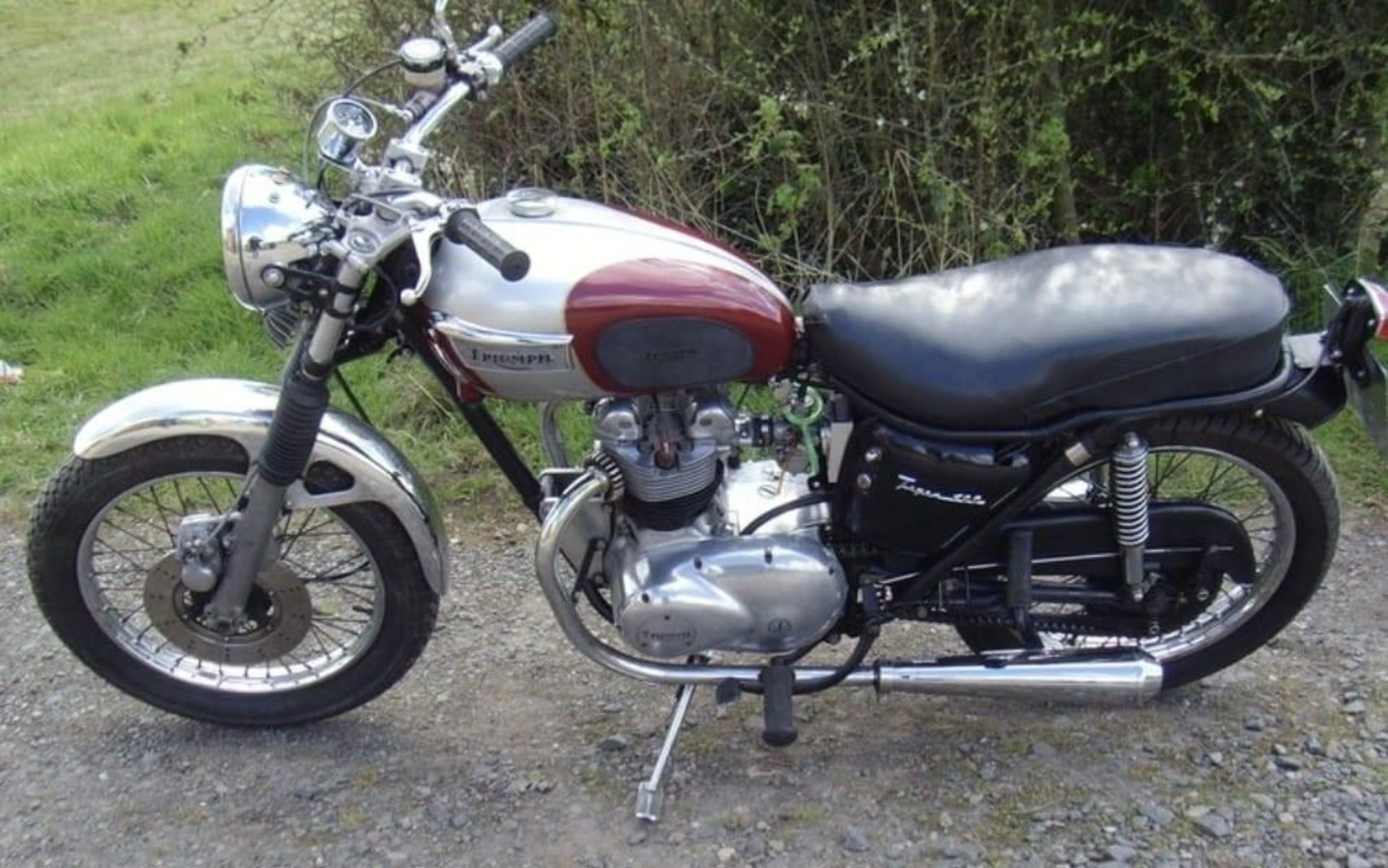 Triumph 600 motorcycle. 1961. Fitted with later rare side points T100SC engine. Disc front end, - Image 2 of 2