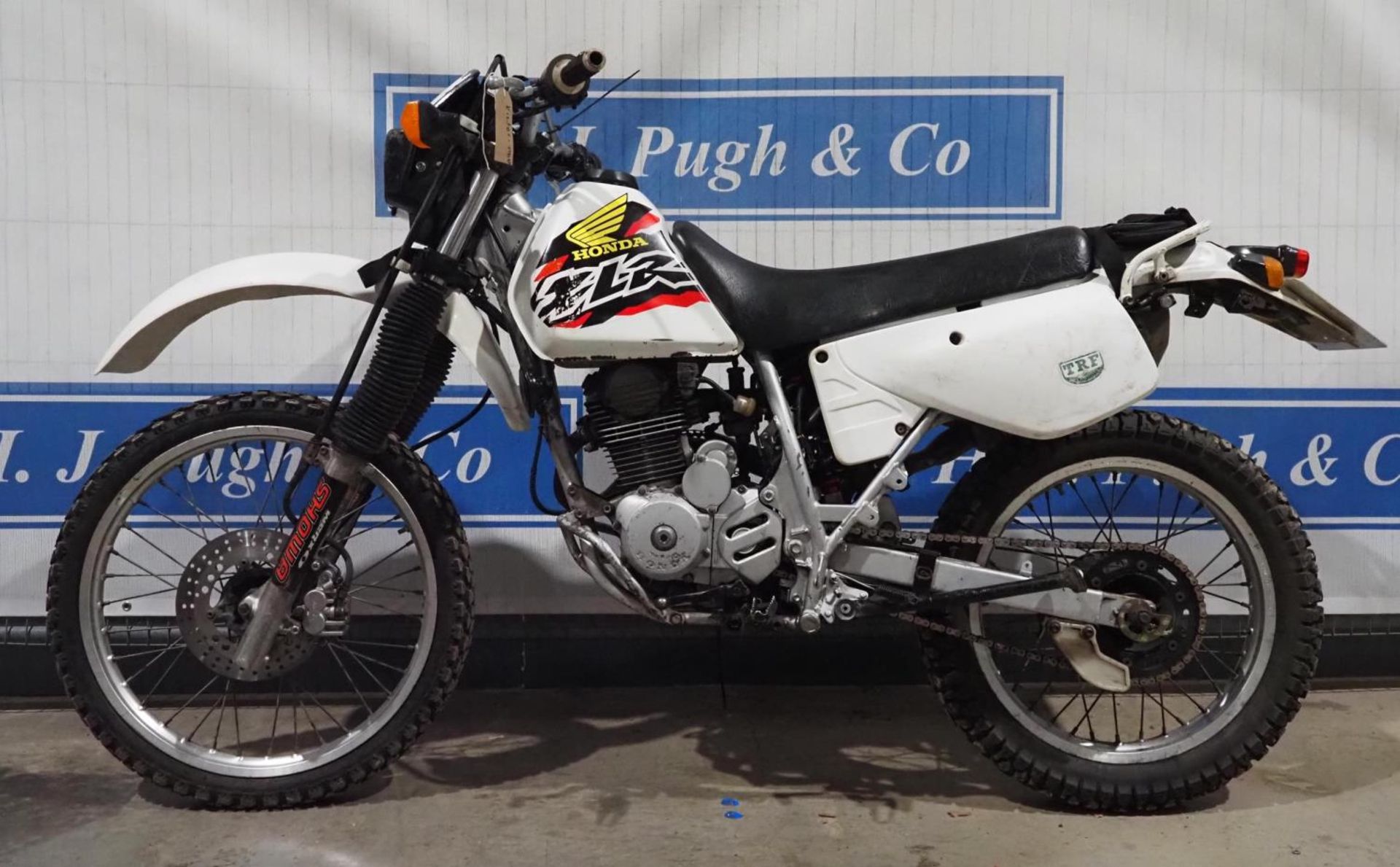 Honda XLR125 enduro motorcycle. 2001. 124cc. Runs and rides. New battery, electric start. Comes with - Image 5 of 5