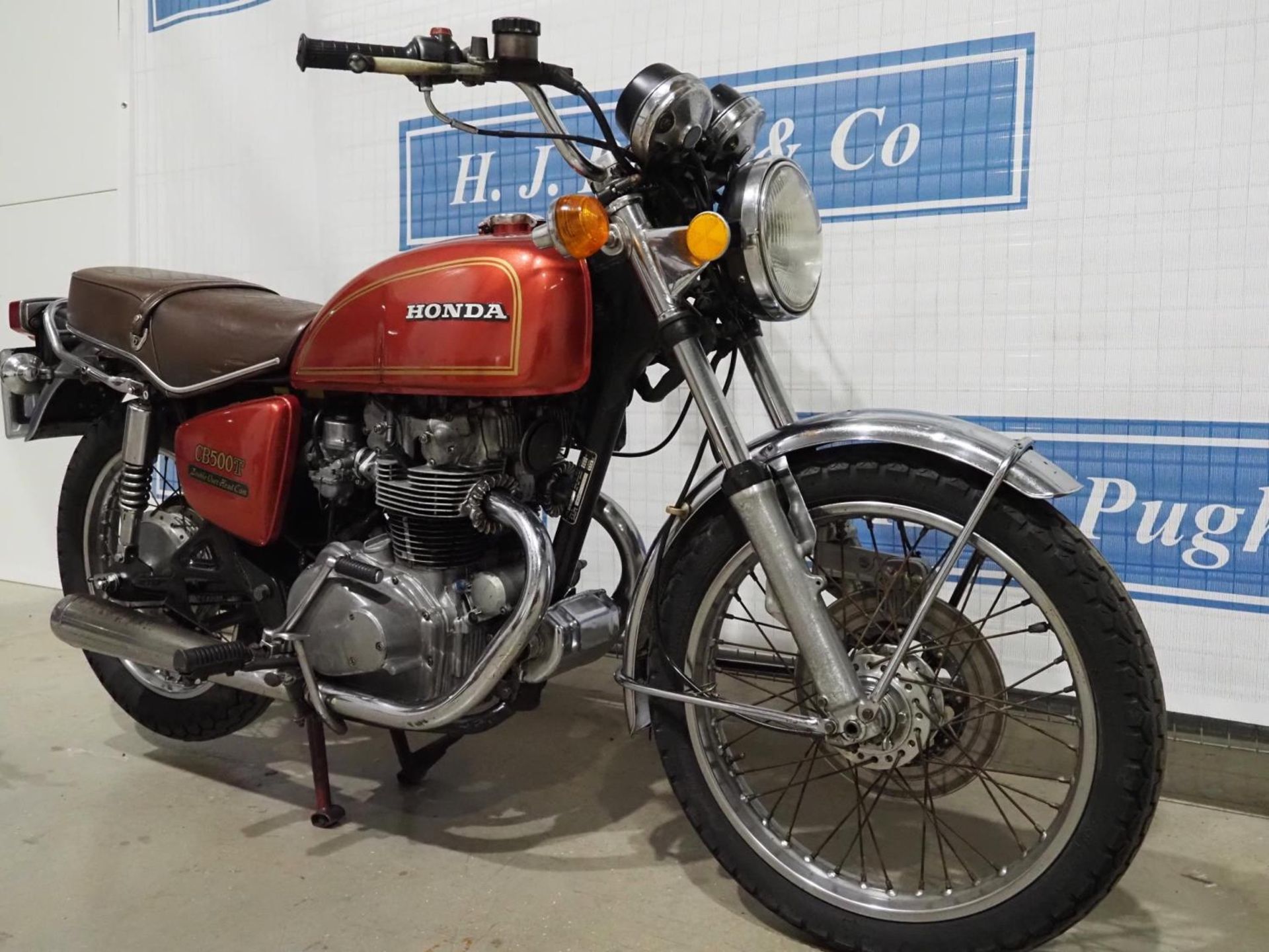 Honda CB500T motorcycle. 1975. Front brake needs sorting. Reg. JWK 431N. V5, key - Image 2 of 7