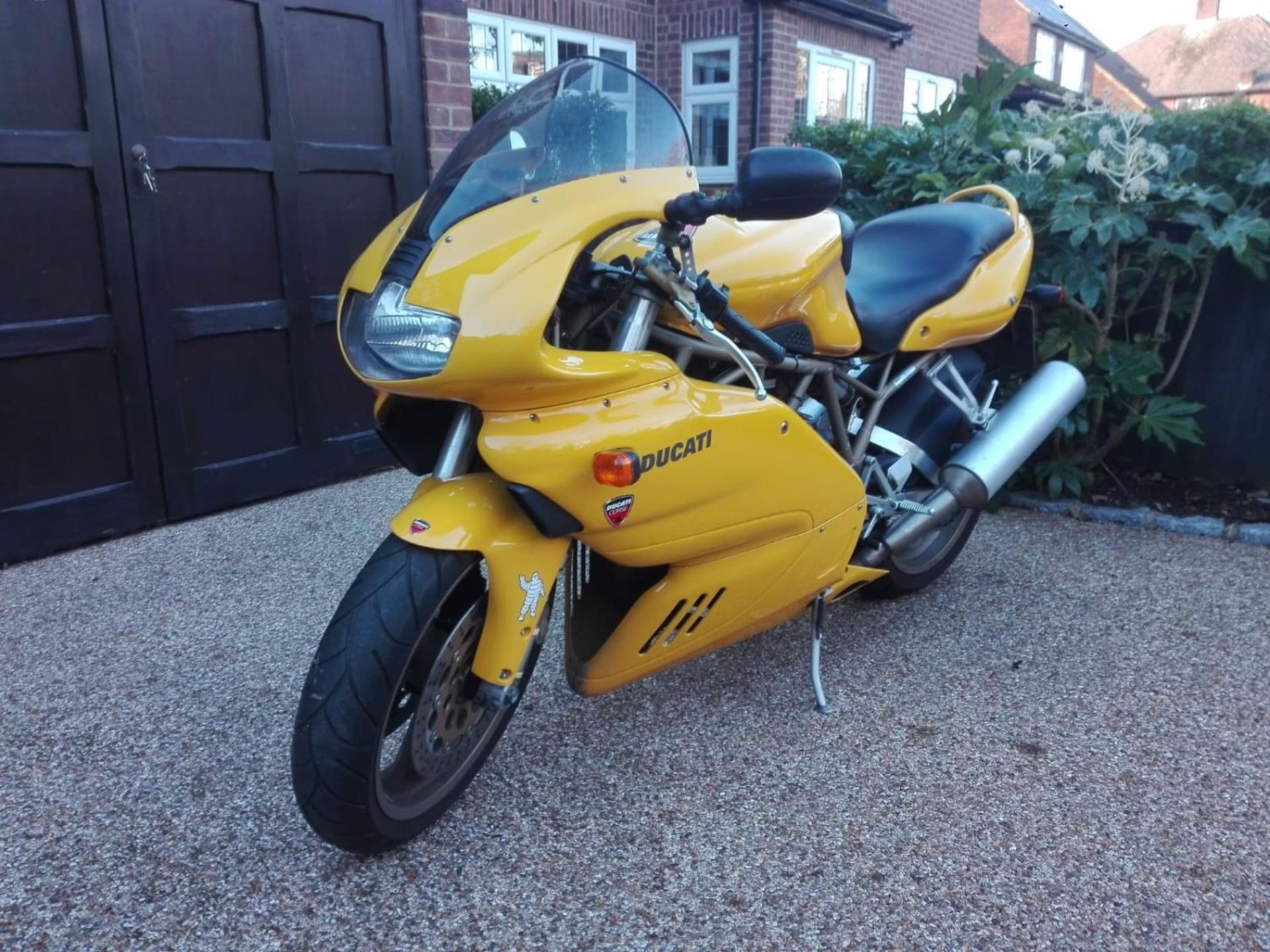 Ducati 900ss IE motorcycle. 1999. 904cc. 10,980 miles. MOT until April 2023. Runs and rides. Cambelt - Image 4 of 6