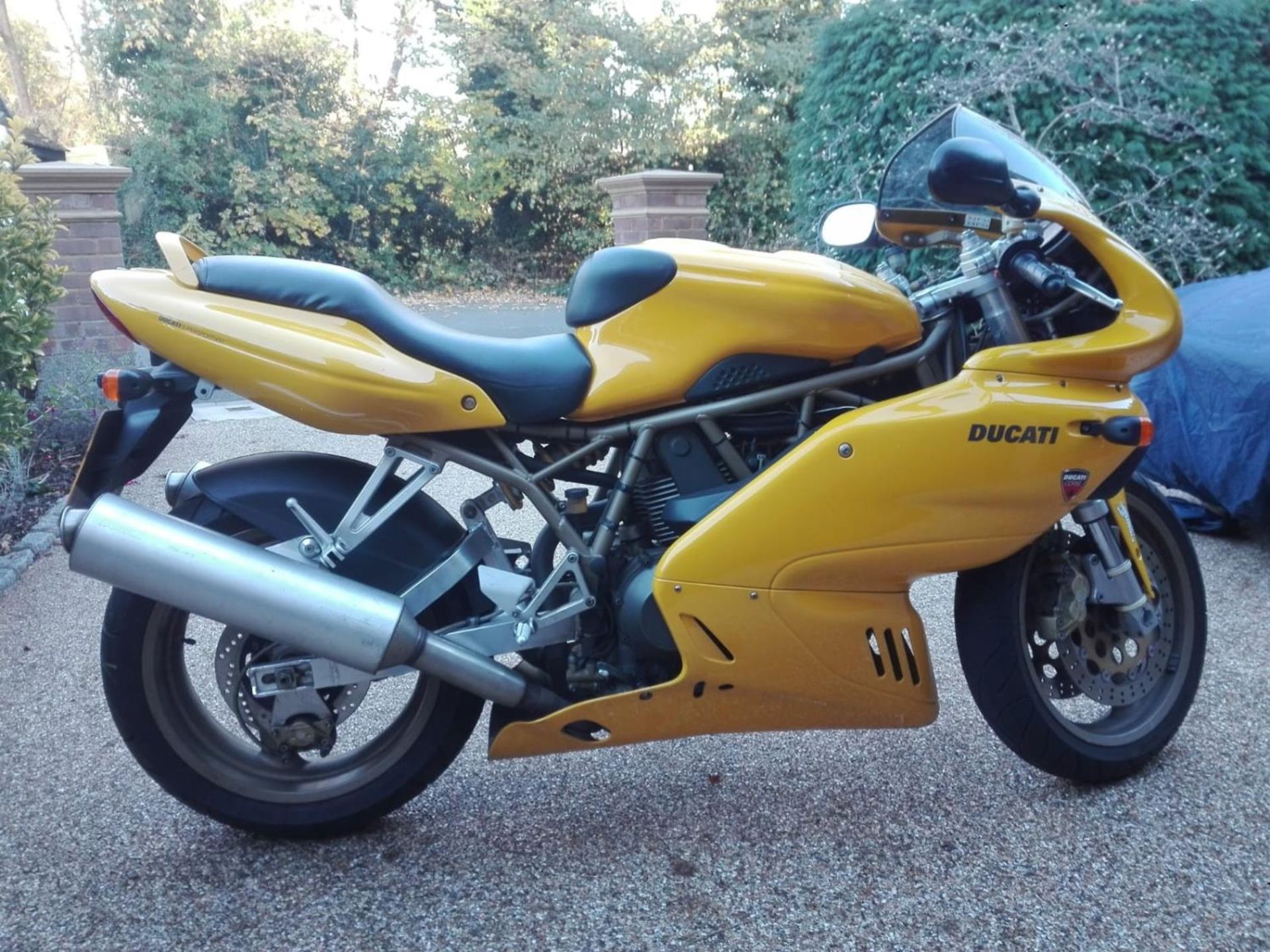 Ducati 900ss IE motorcycle. 1999. 904cc. 10,980 miles. MOT until April 2023. Runs and rides. Cambelt