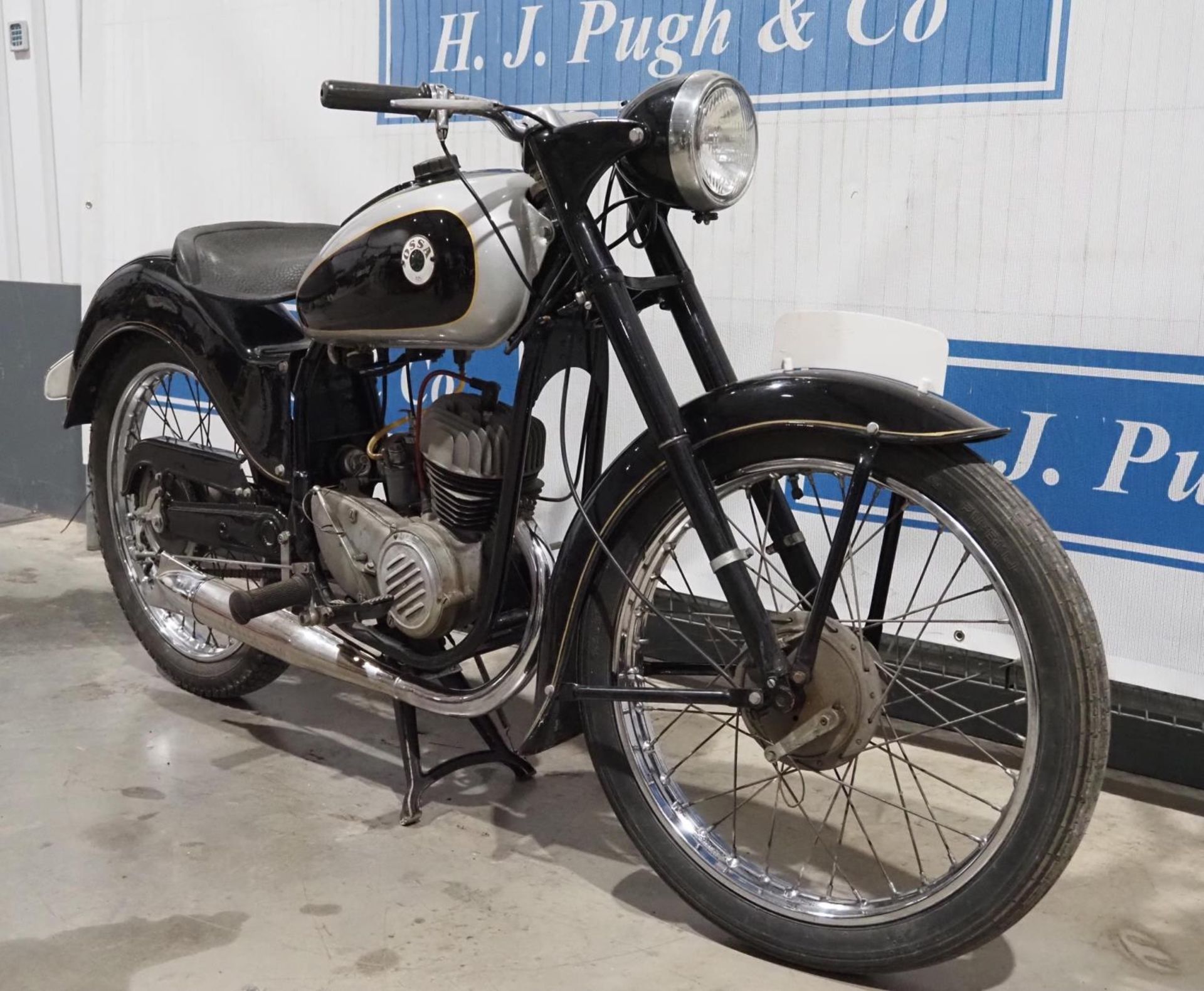 Ossa 125 Pallios motorcycle. 1955. Frame No. 8-7000. Engine No. M11058. Rare early Ossa, restored - Image 3 of 5