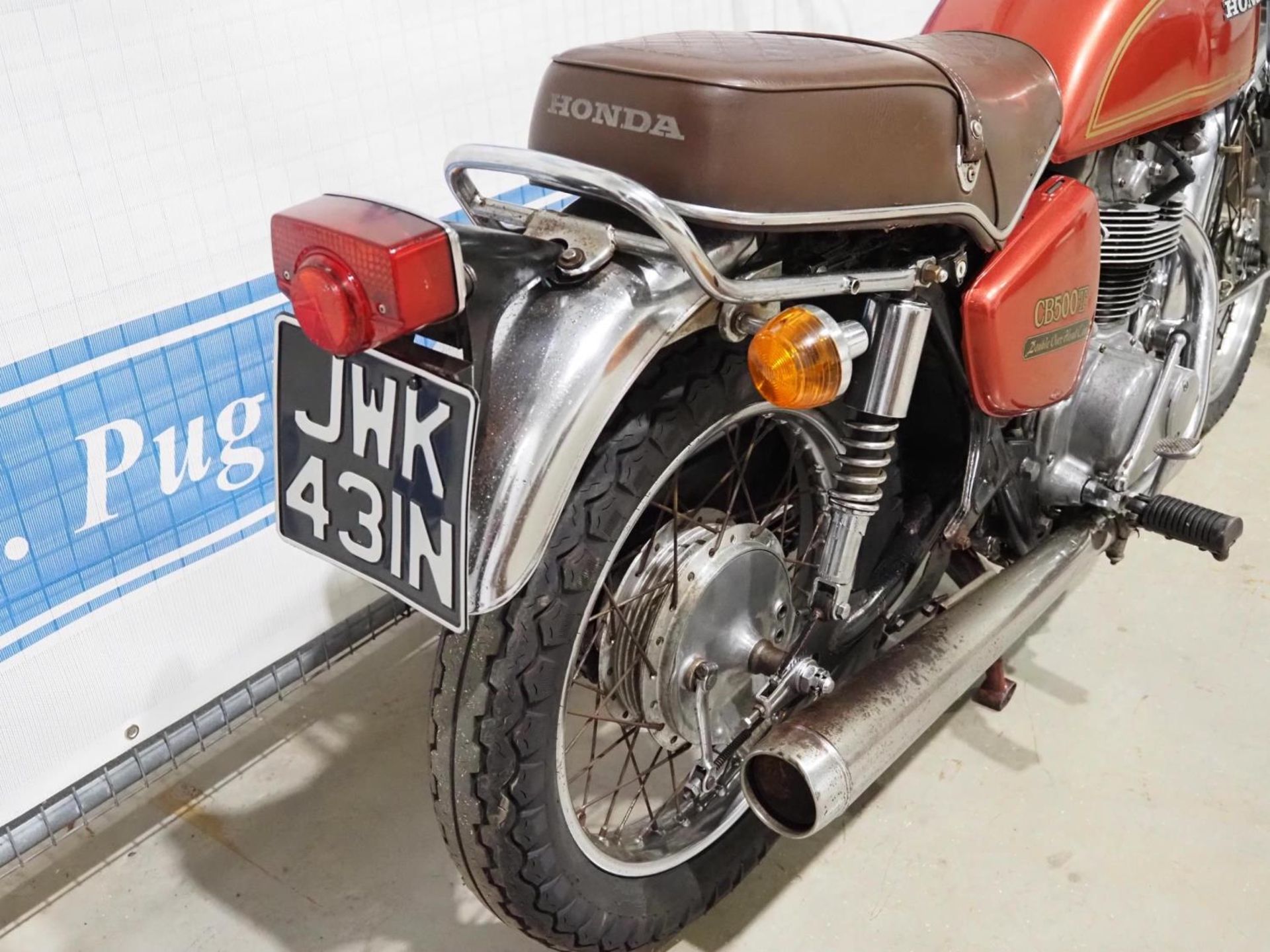 Honda CB500T motorcycle. 1975. Front brake needs sorting. Reg. JWK 431N. V5, key - Image 6 of 7