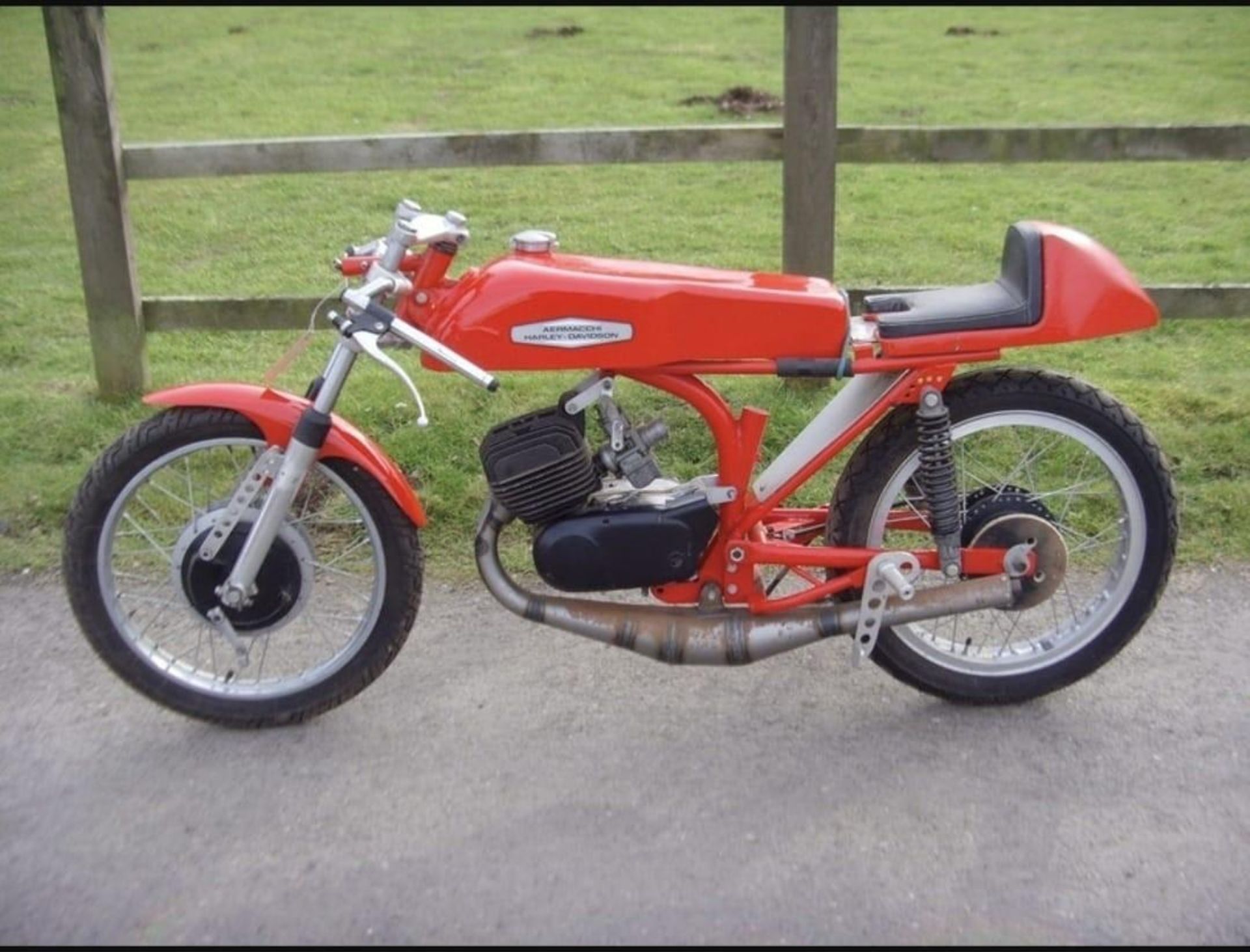 Aermacchi Harley Davidson 125 race bike. - Image 2 of 2