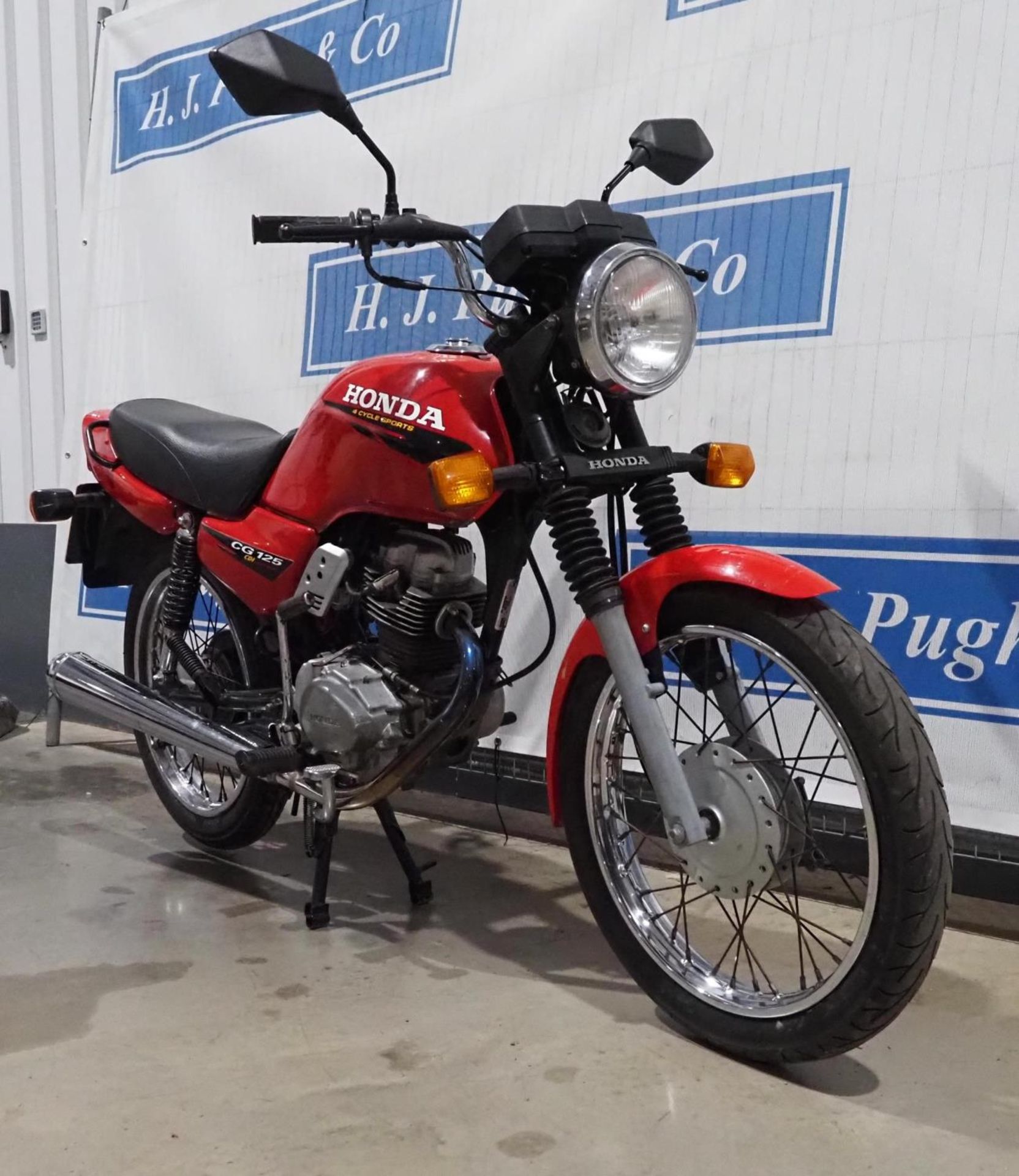 Honda CG125 motorcycle. 1998. 124cc. MOT until 27.03.2023. Starts and runs. Engine number does not - Image 4 of 6