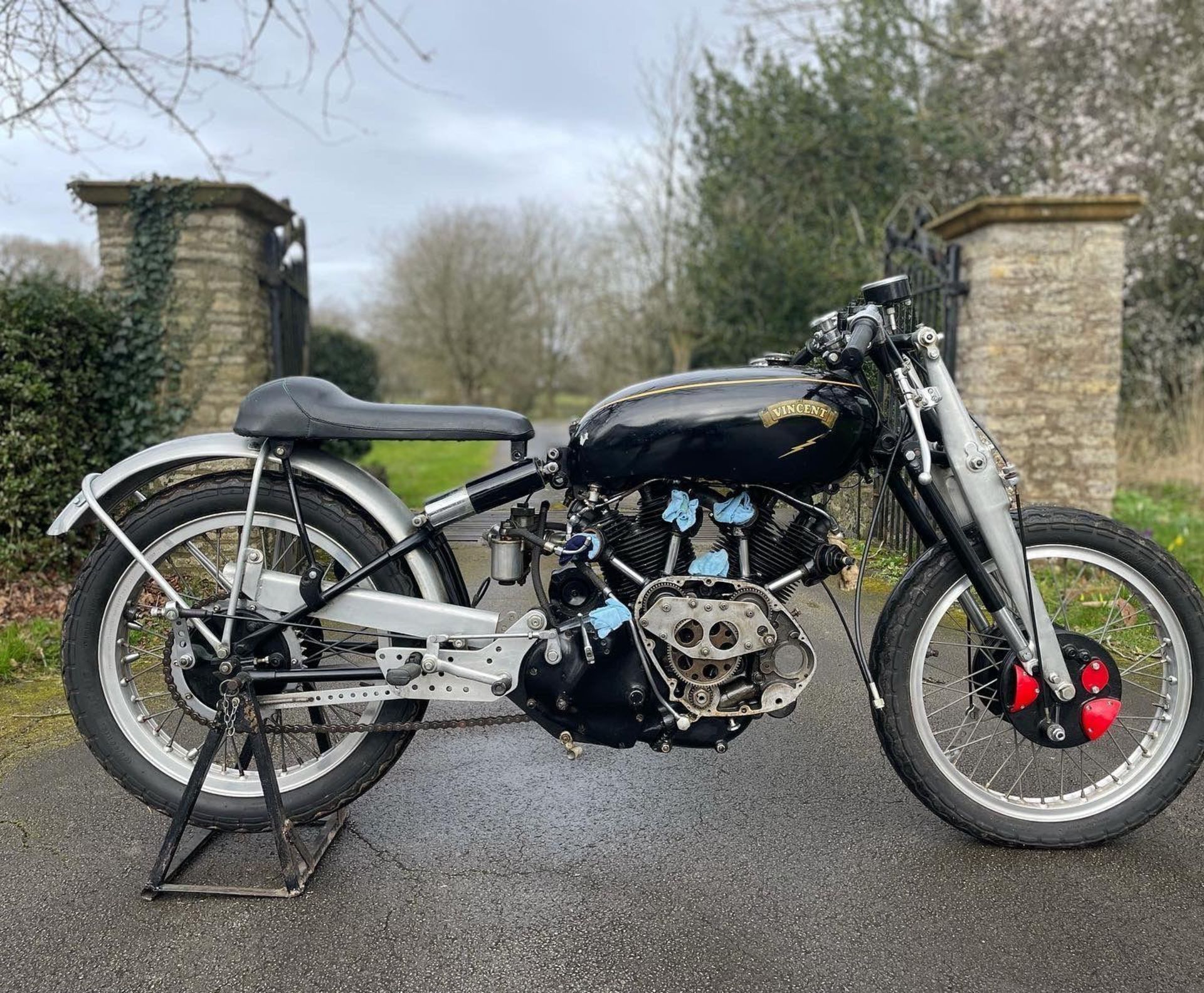 Vincent Rapid motorcycle project. Believed 1950. This is an unfinished project being sold from a - Image 15 of 15