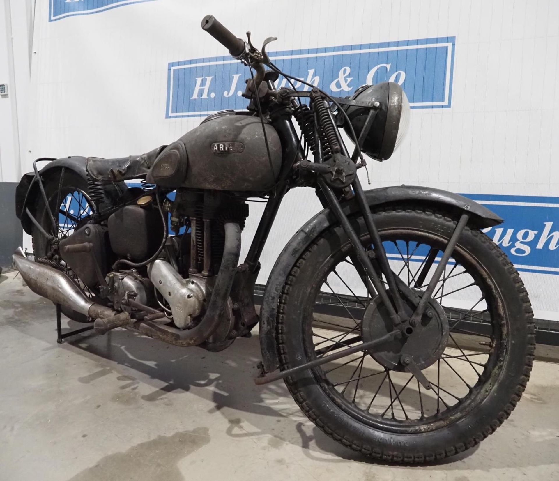 Ariel Red Hunter barn find. 1938. 500cc. For restoration, comes with dating letter from Draganfly - Image 3 of 5