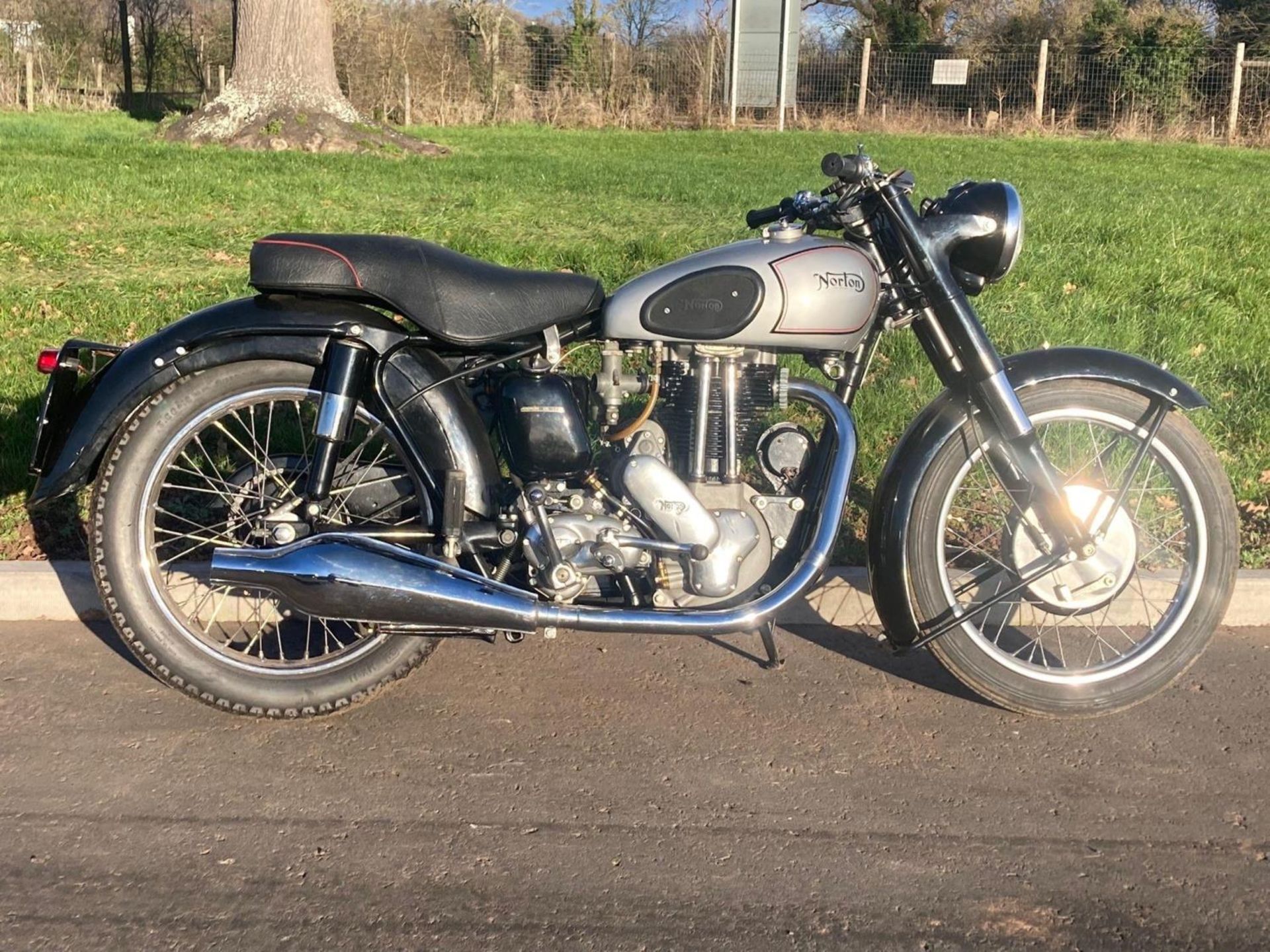 Norton ES2 motorcycle. 1954. 500cc. Matching engine and frame numbers. Very tidy machine. Reg. PGF - Image 9 of 9