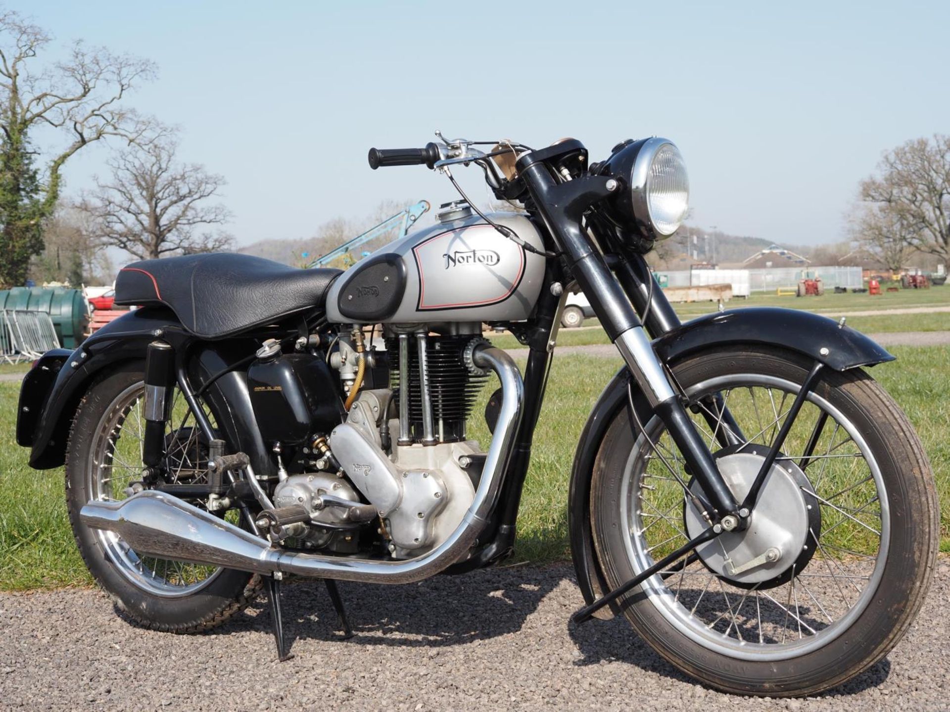 Norton ES2 motorcycle. 1954. 500cc. Matching engine and frame numbers. Very tidy machine. Reg. PGF - Image 2 of 9