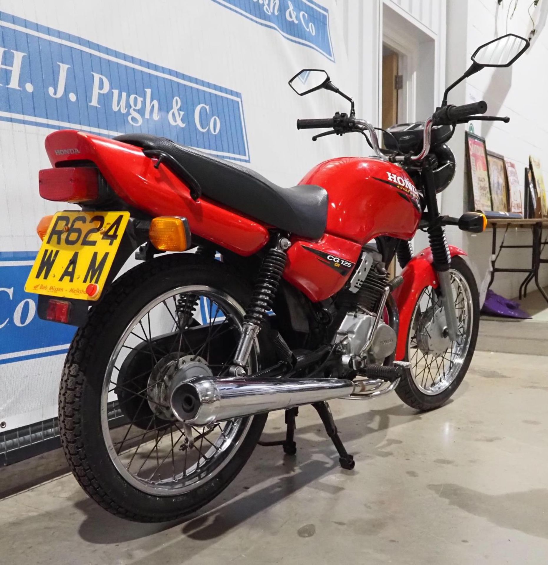 Honda CG125 motorcycle. 1998. 124cc. MOT until 27.03.2023. Starts and runs. Engine number does not - Image 5 of 6