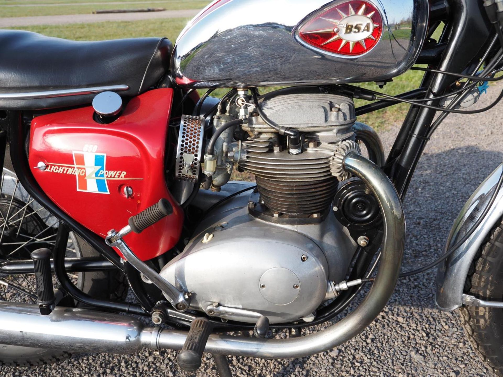 BSA 650 Lightning motorcycle. 1968. Matching numbers. New electric ignition kit, oil change, spark - Image 3 of 7