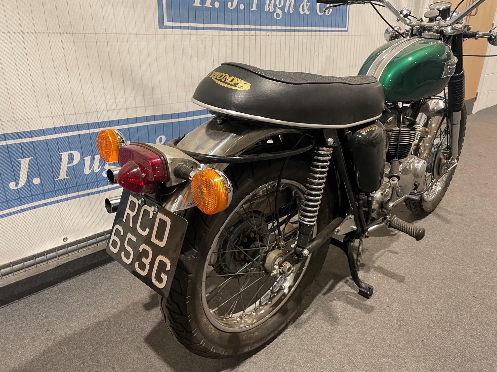 Triumph T100C motorcycle. 1969. Full working order. Originally exported to Johnson Motors, - Image 6 of 8