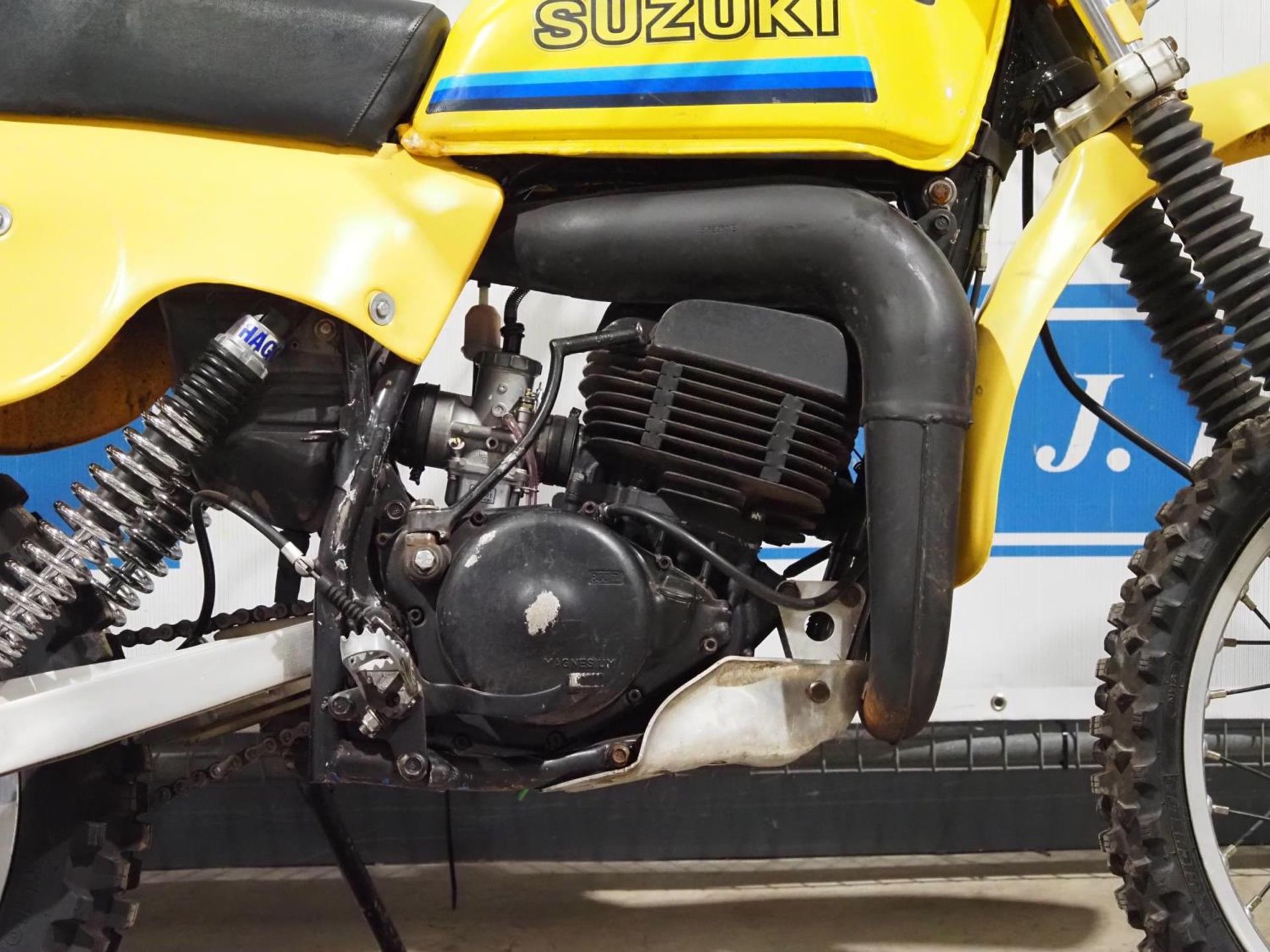 Suzuki PE400 motorcycle. 398cc. 1981. Runs and rides. Matching numbers. Reg. UBC 245X. V5 and key - Image 2 of 6