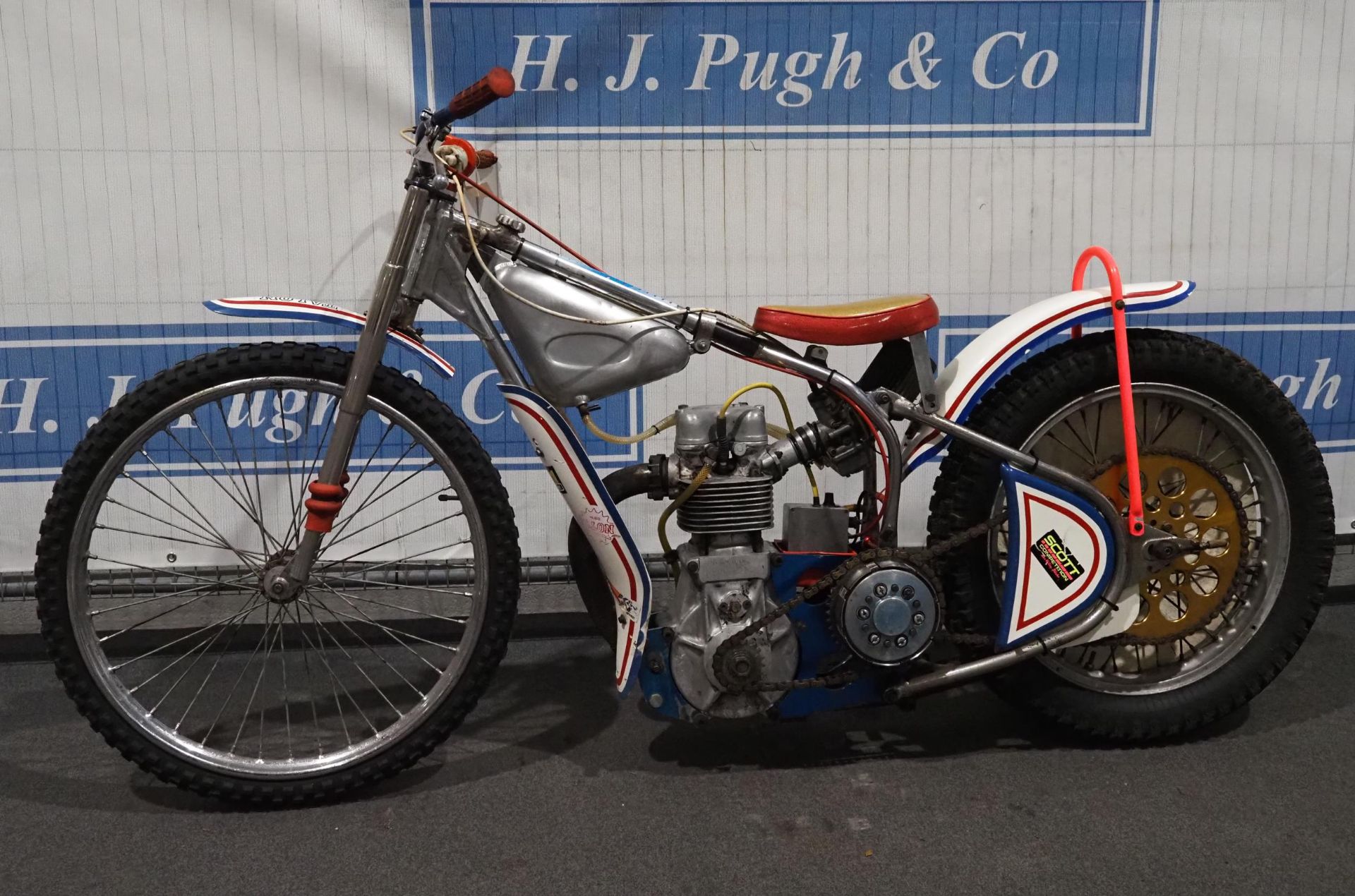 Weslake 500 speedway bike. Came from a collection, stored in a house for 5 years. Engine turns - Image 4 of 5